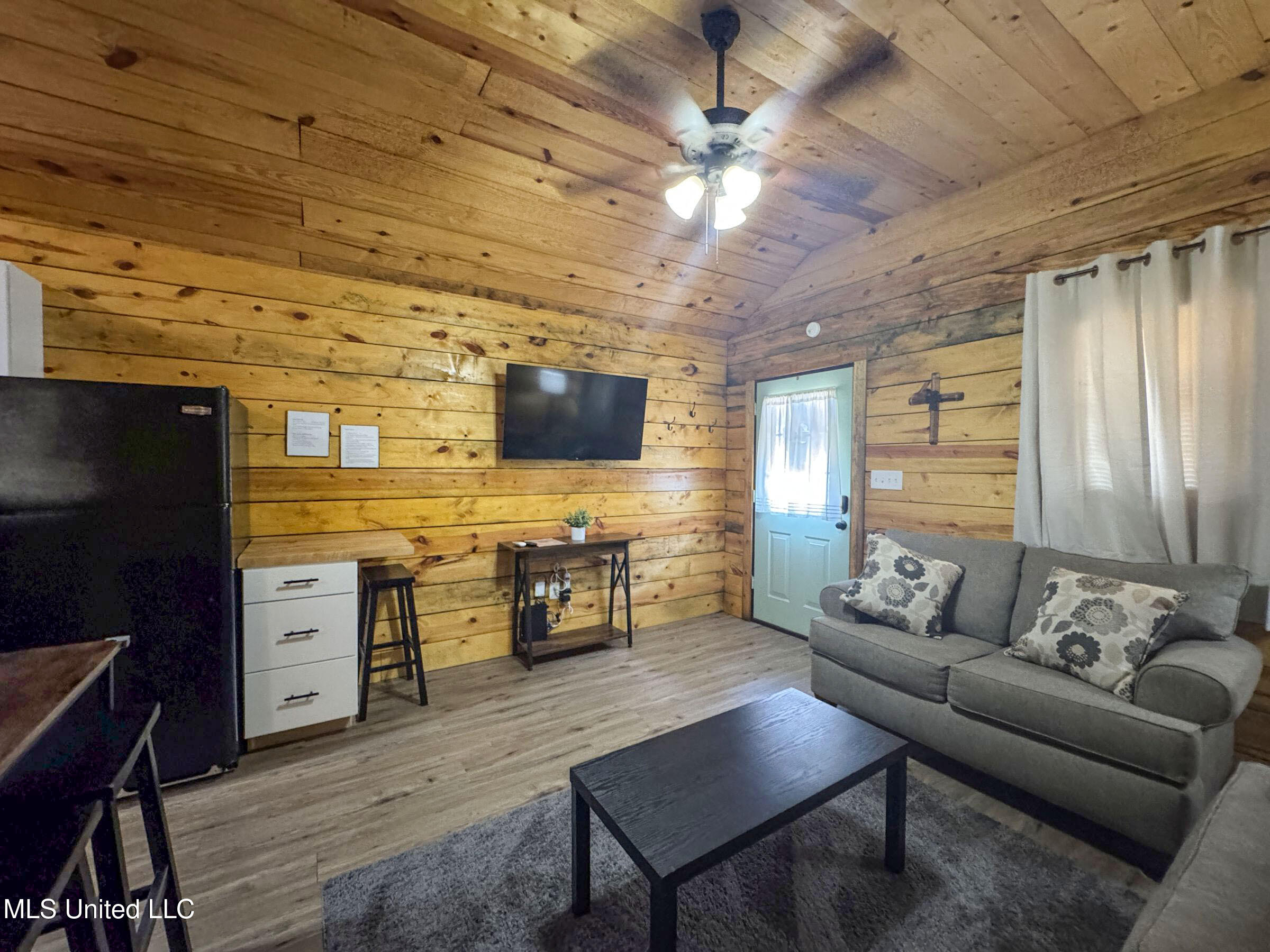 852 310 Property Photo 129