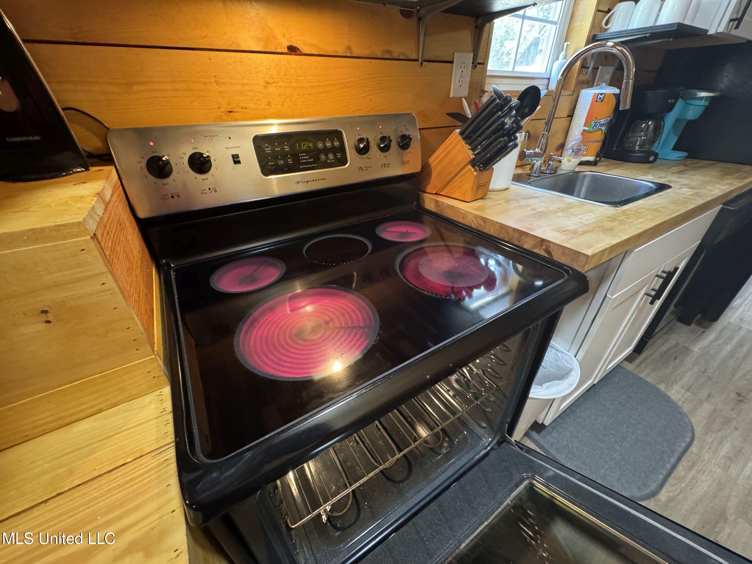 852 310 Property Photo 137