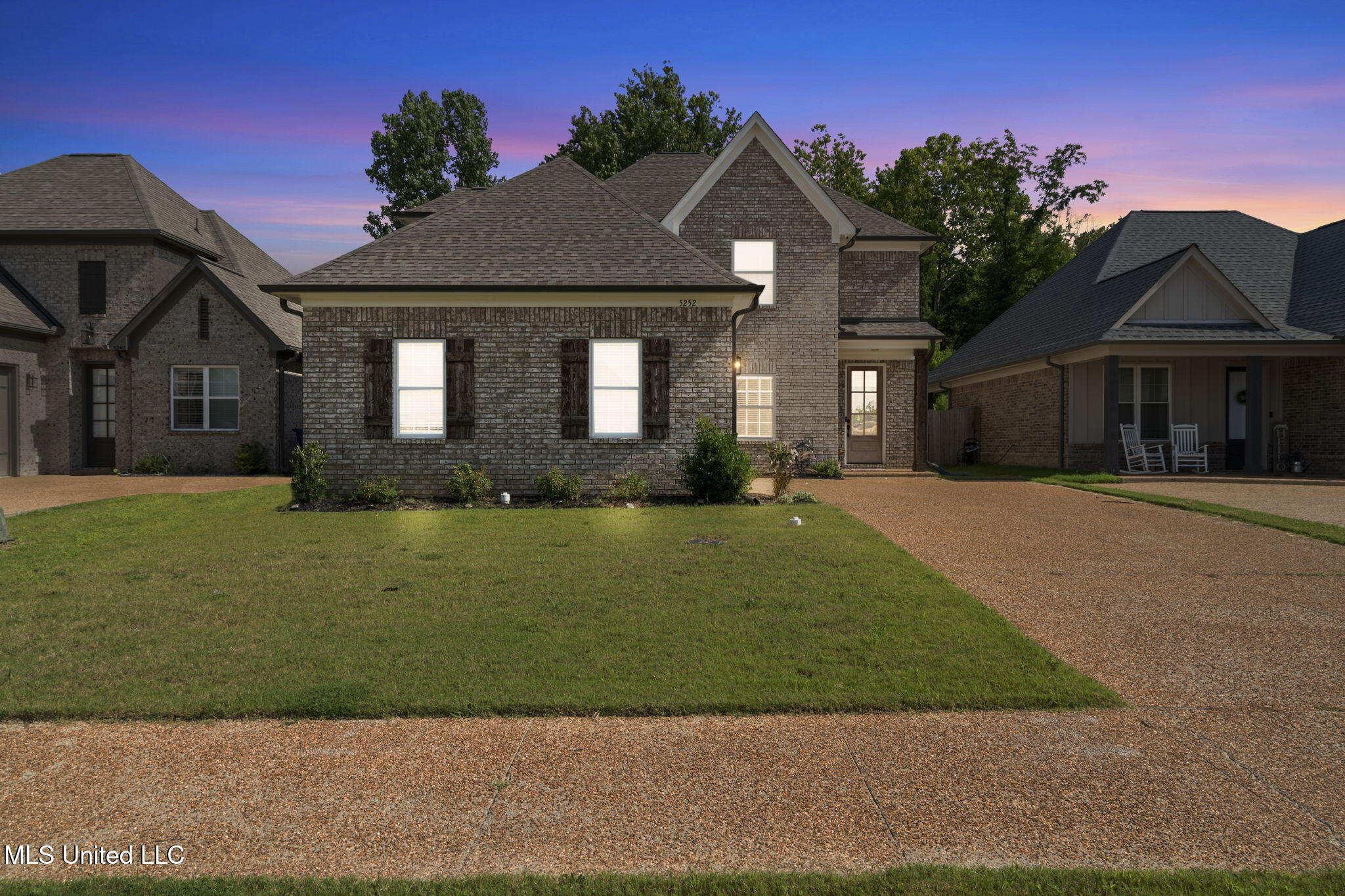 5252 Watson View Drive Property Photo 1