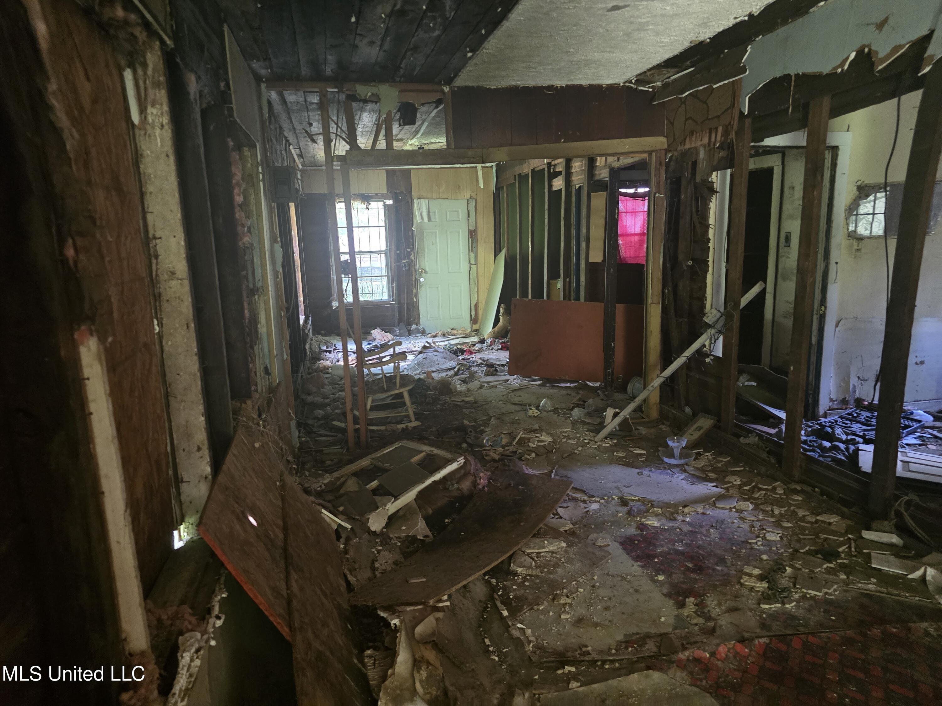 207 Huron Street Property Photo 10