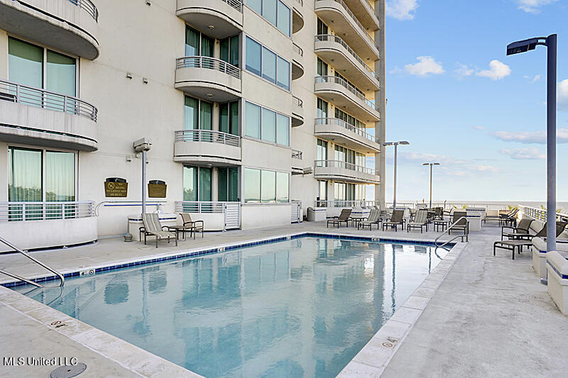 2060 Beach Boulevard Property Photo 2