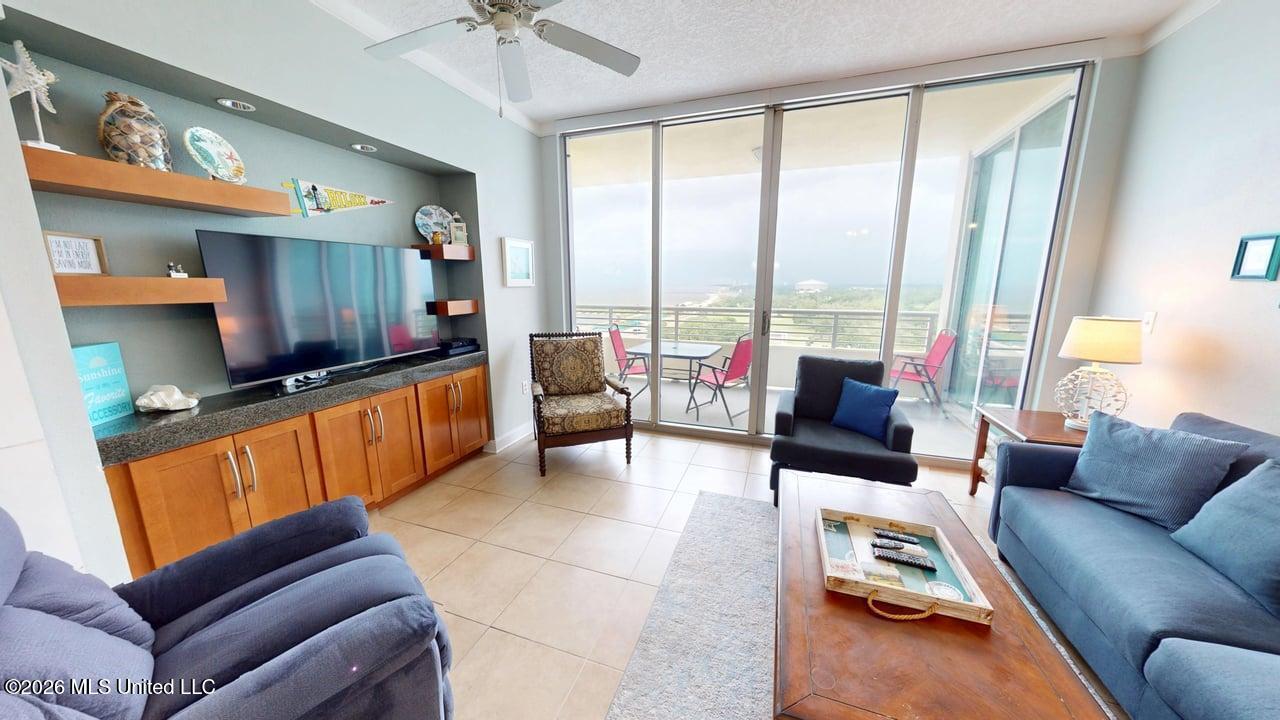2060 Beach Boulevard Property Photo 7