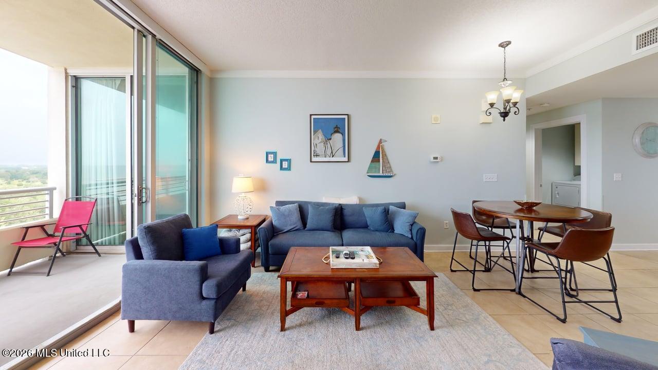 2060 Beach Boulevard Property Photo 9