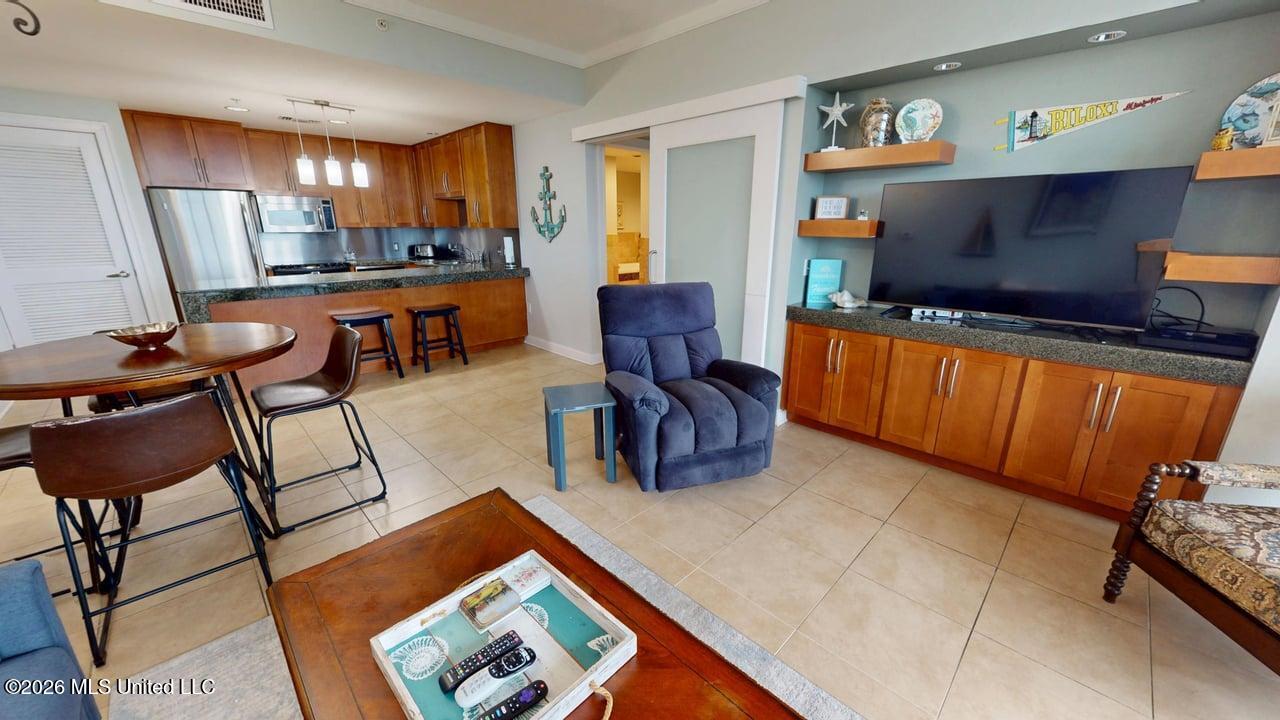 2060 Beach Boulevard Property Photo 10