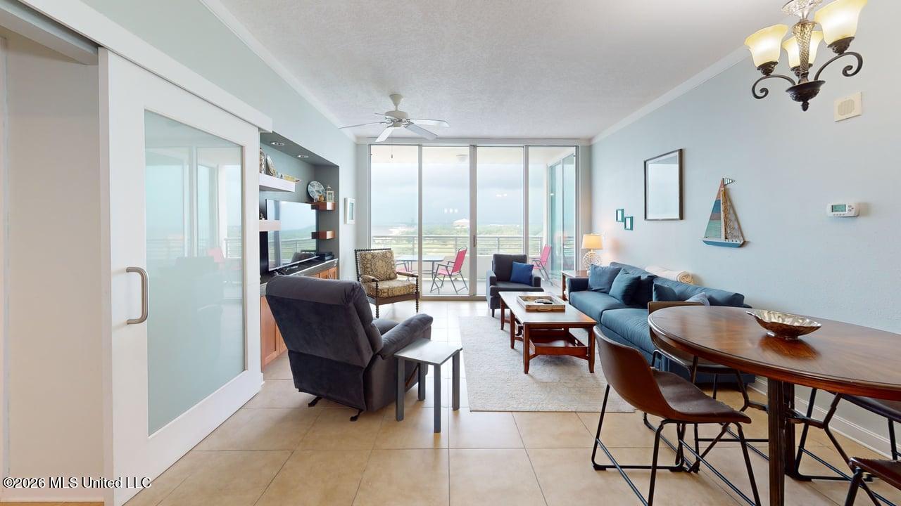 2060 Beach Boulevard Property Photo 11
