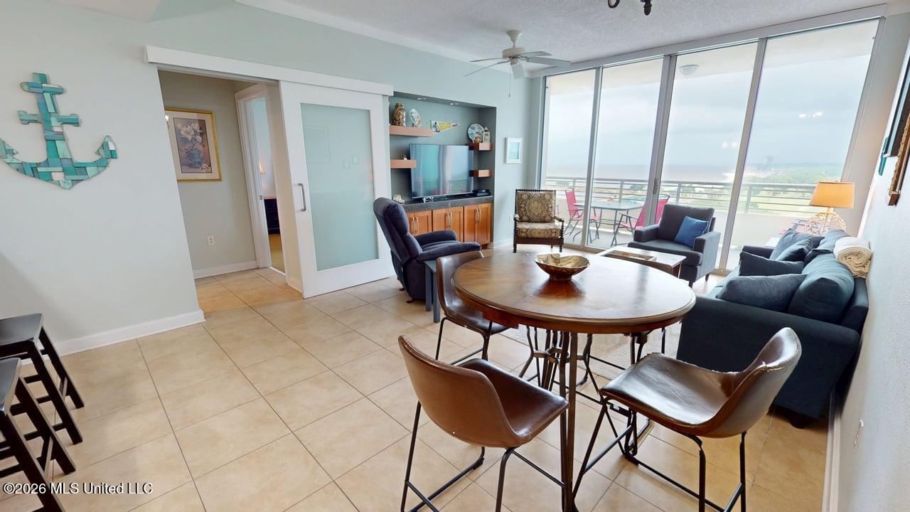 2060 Beach Boulevard Property Photo 12