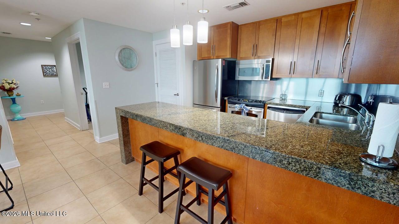 2060 Beach Boulevard Property Photo 16