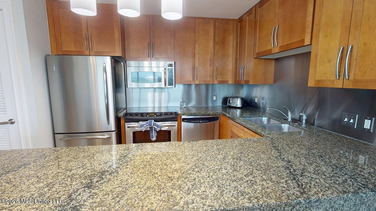 2060 Beach Boulevard Property Photo 17