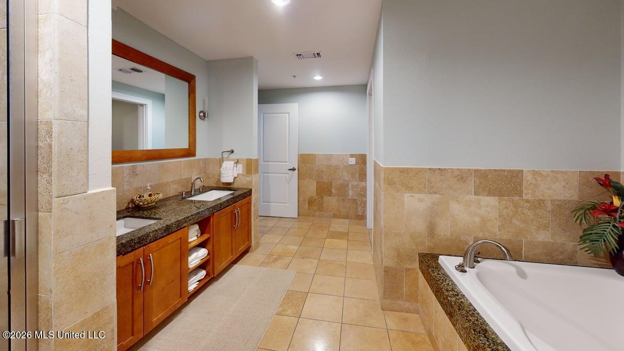 2060 Beach Boulevard Property Photo 19