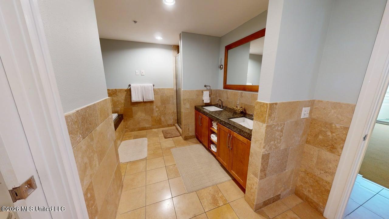 2060 Beach Boulevard Property Photo 20