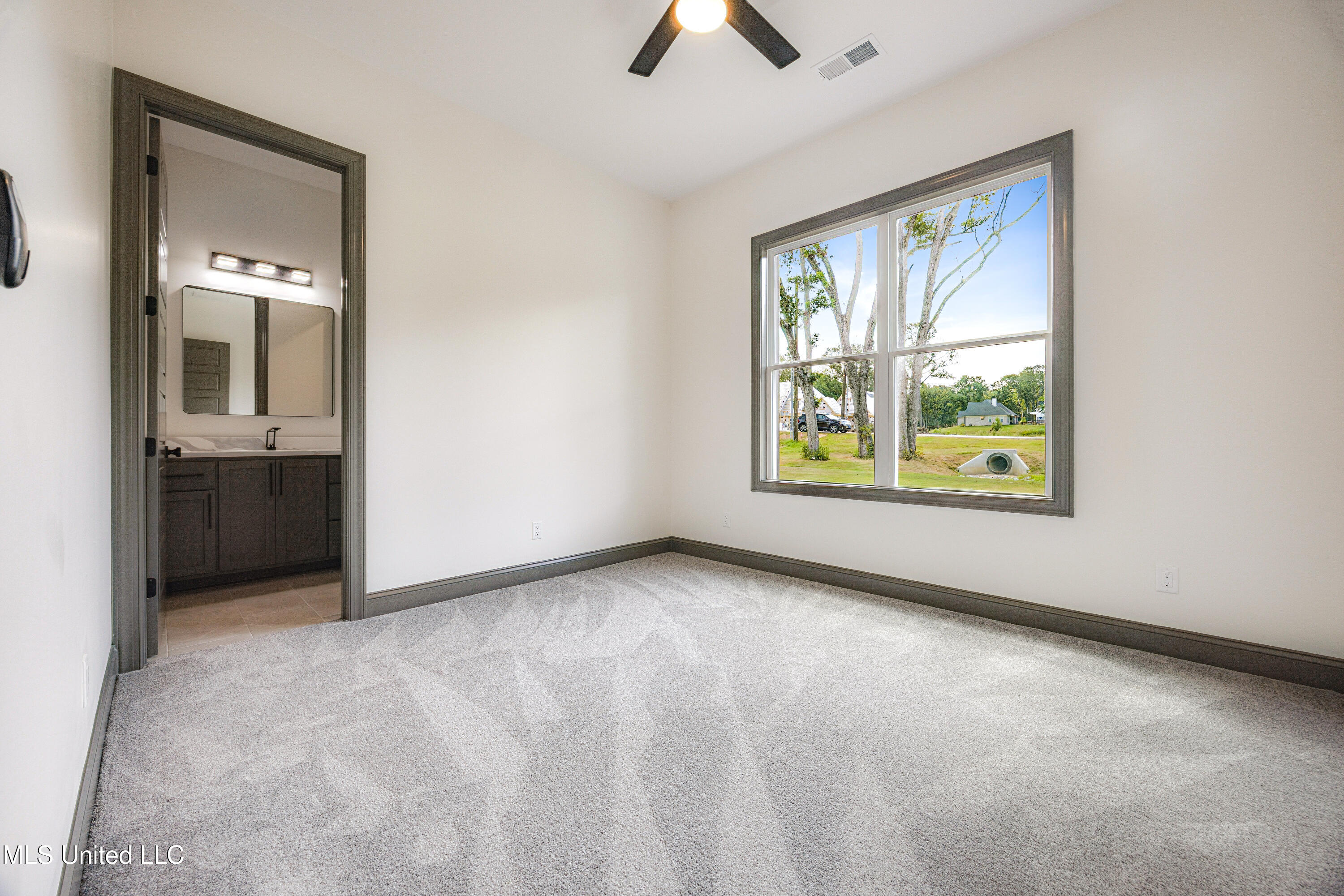 10094 Sunset Crk Drive Property Photo 27