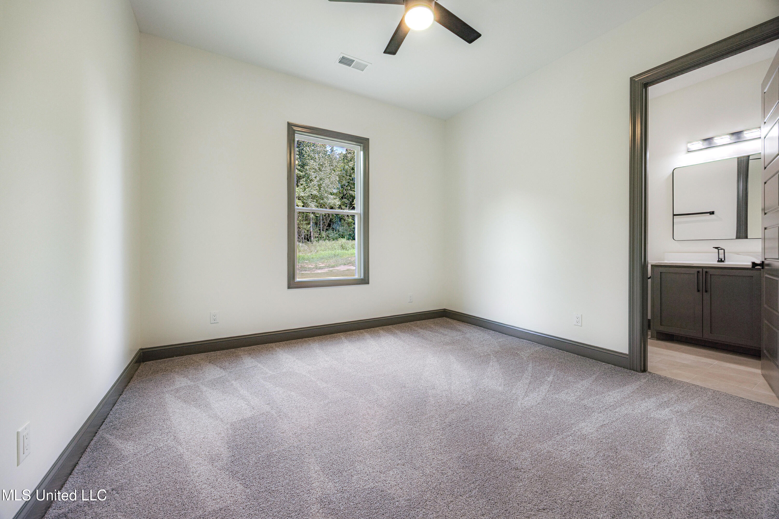 10094 Sunset Crk Drive Property Photo 31