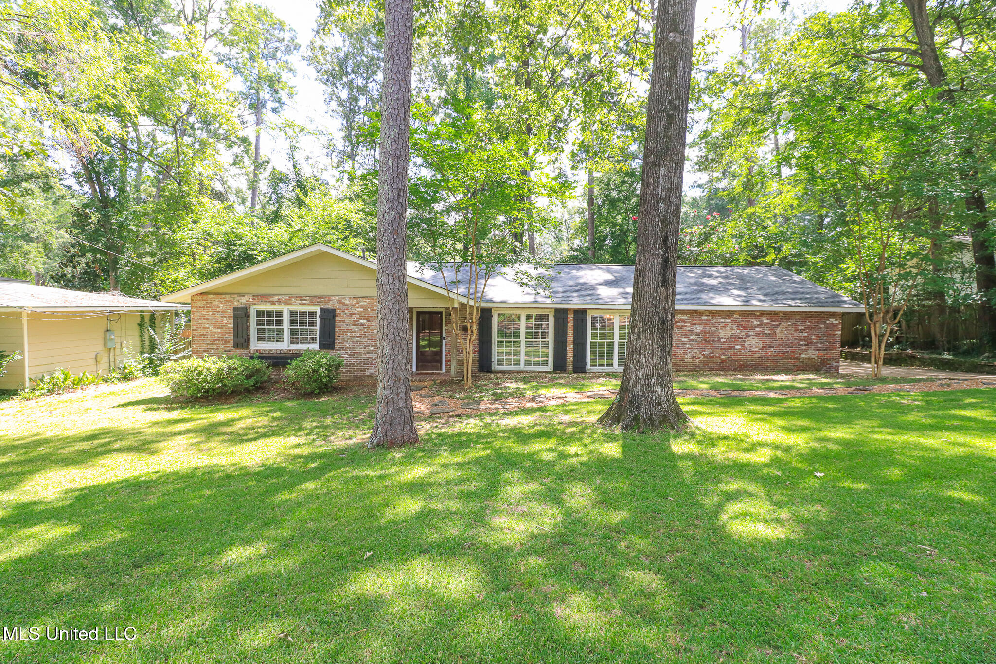 1820 Highland Terrace Property Photo 1