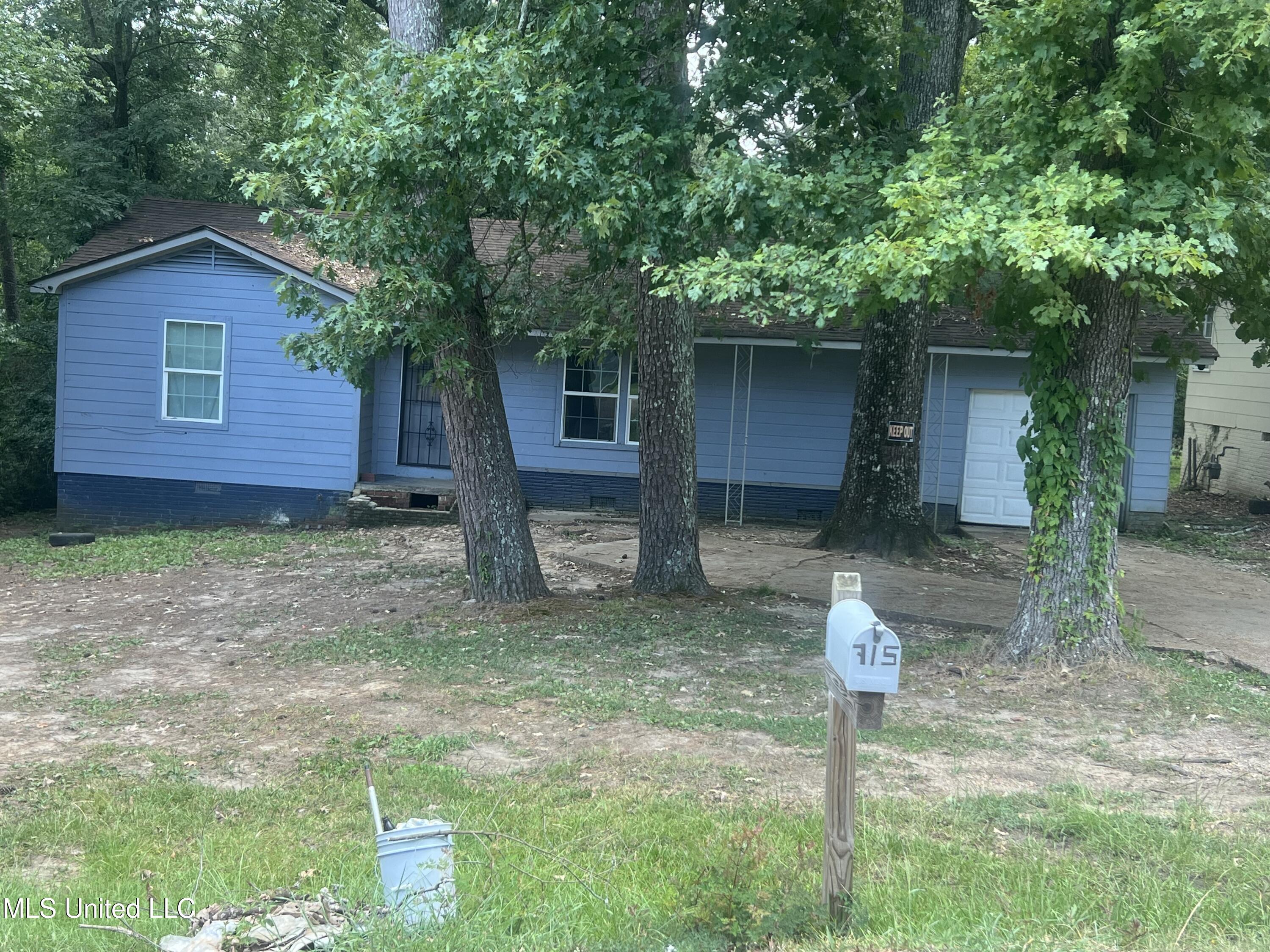 715 Dorgan Street Property Photo 1