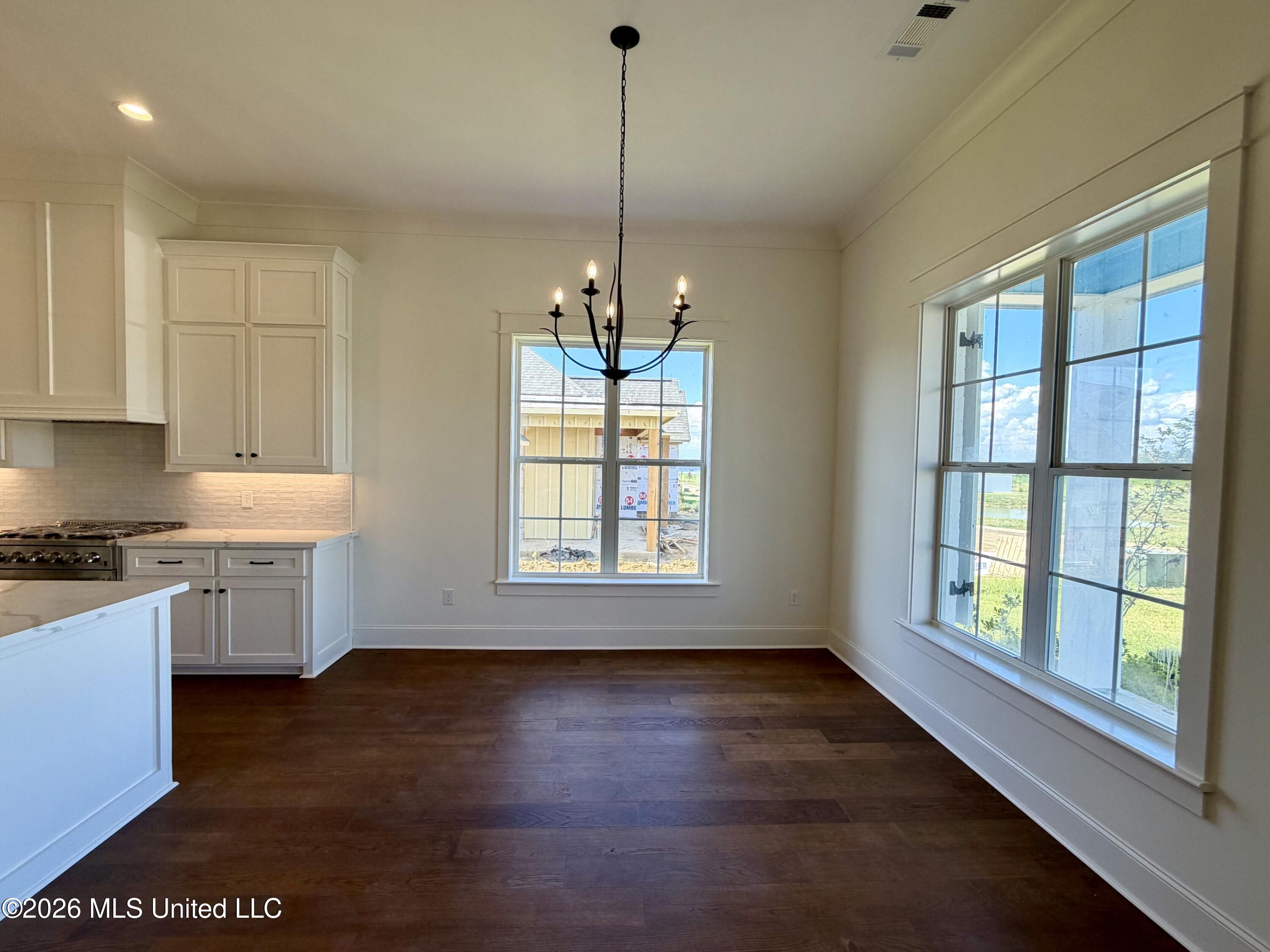 1013 Crepe Myrtle Drive Property Photo 6
