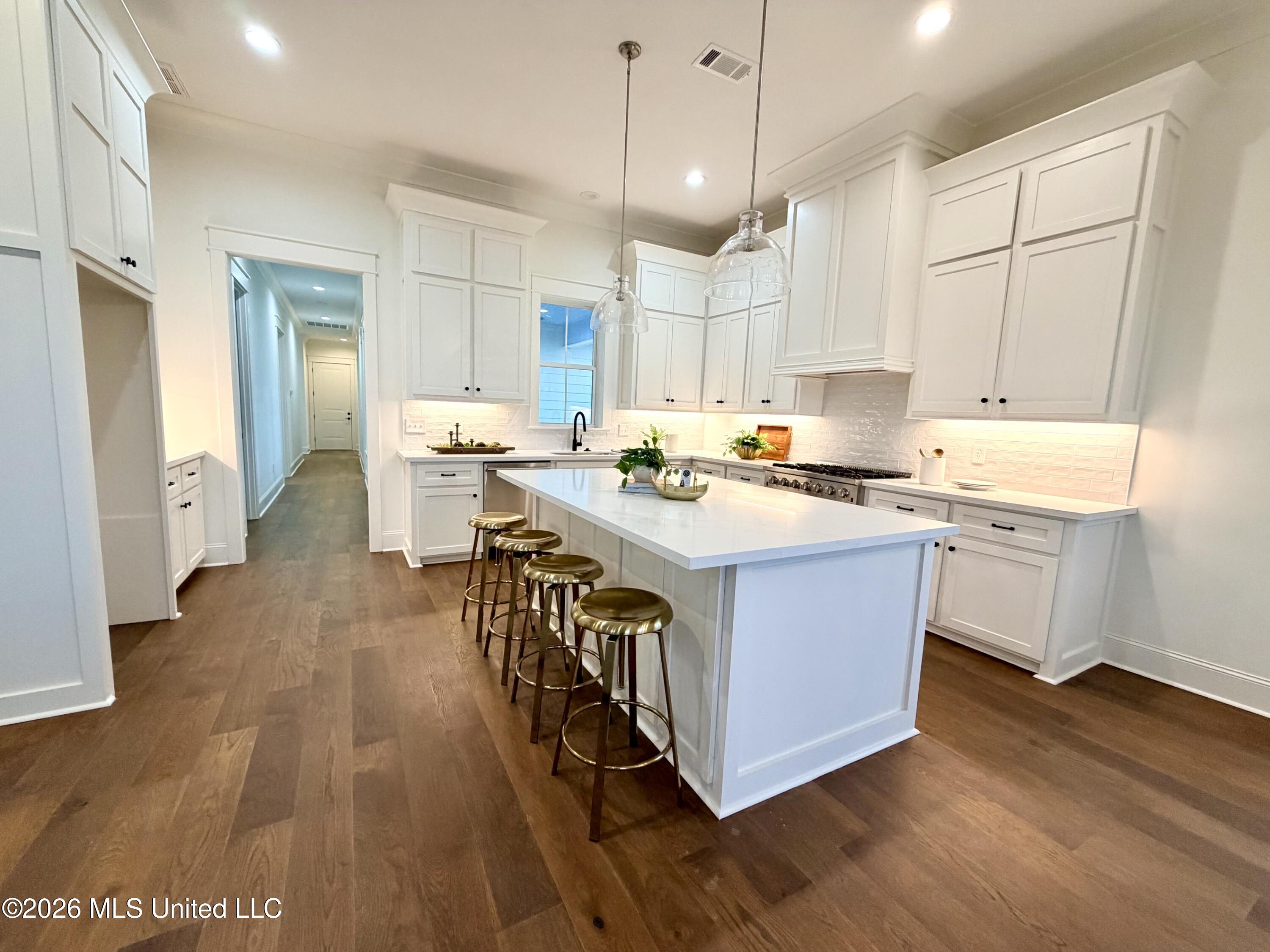 1013 Crepe Myrtle Drive Property Photo 10