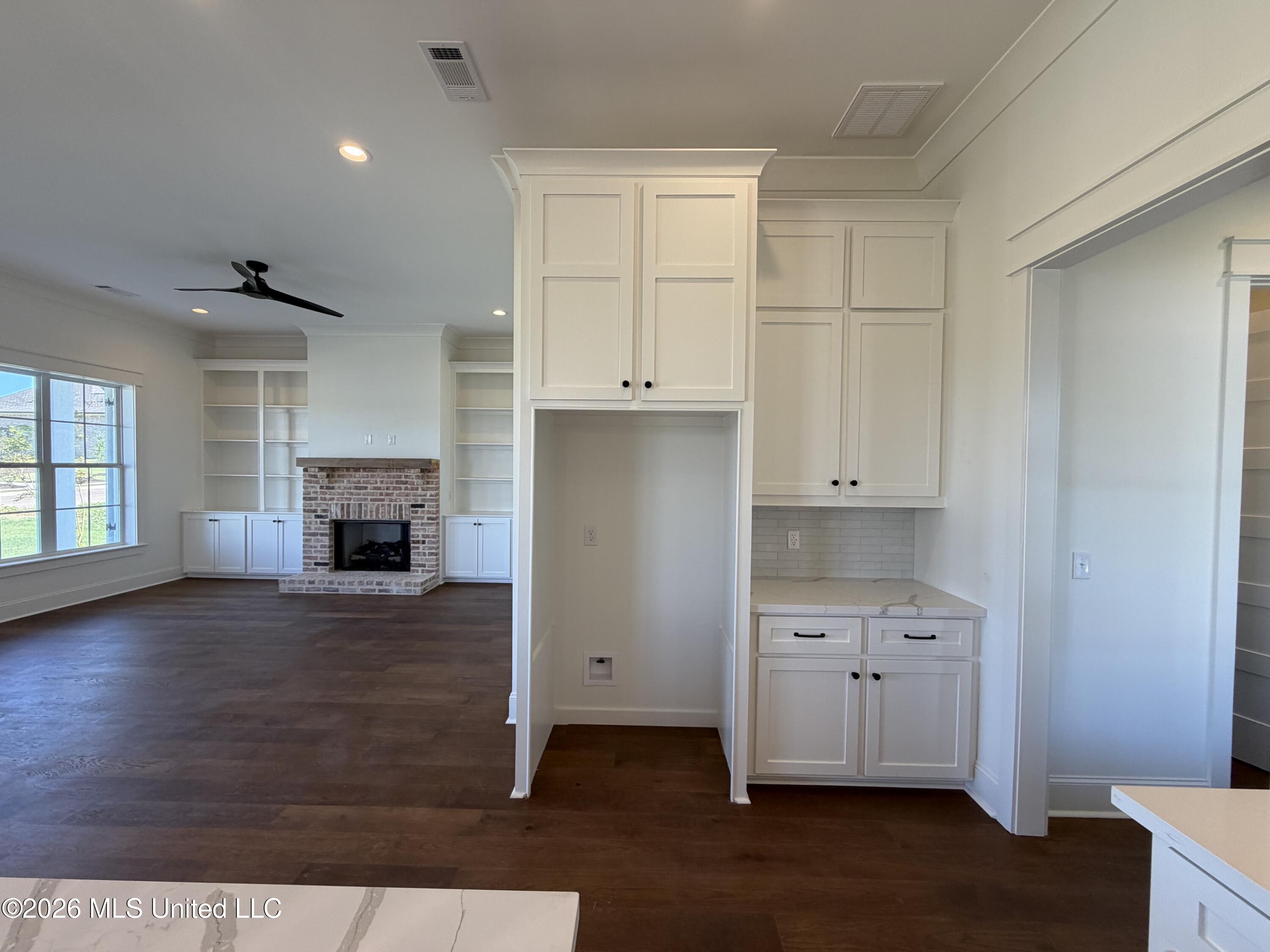 1013 Crepe Myrtle Drive Property Photo 11