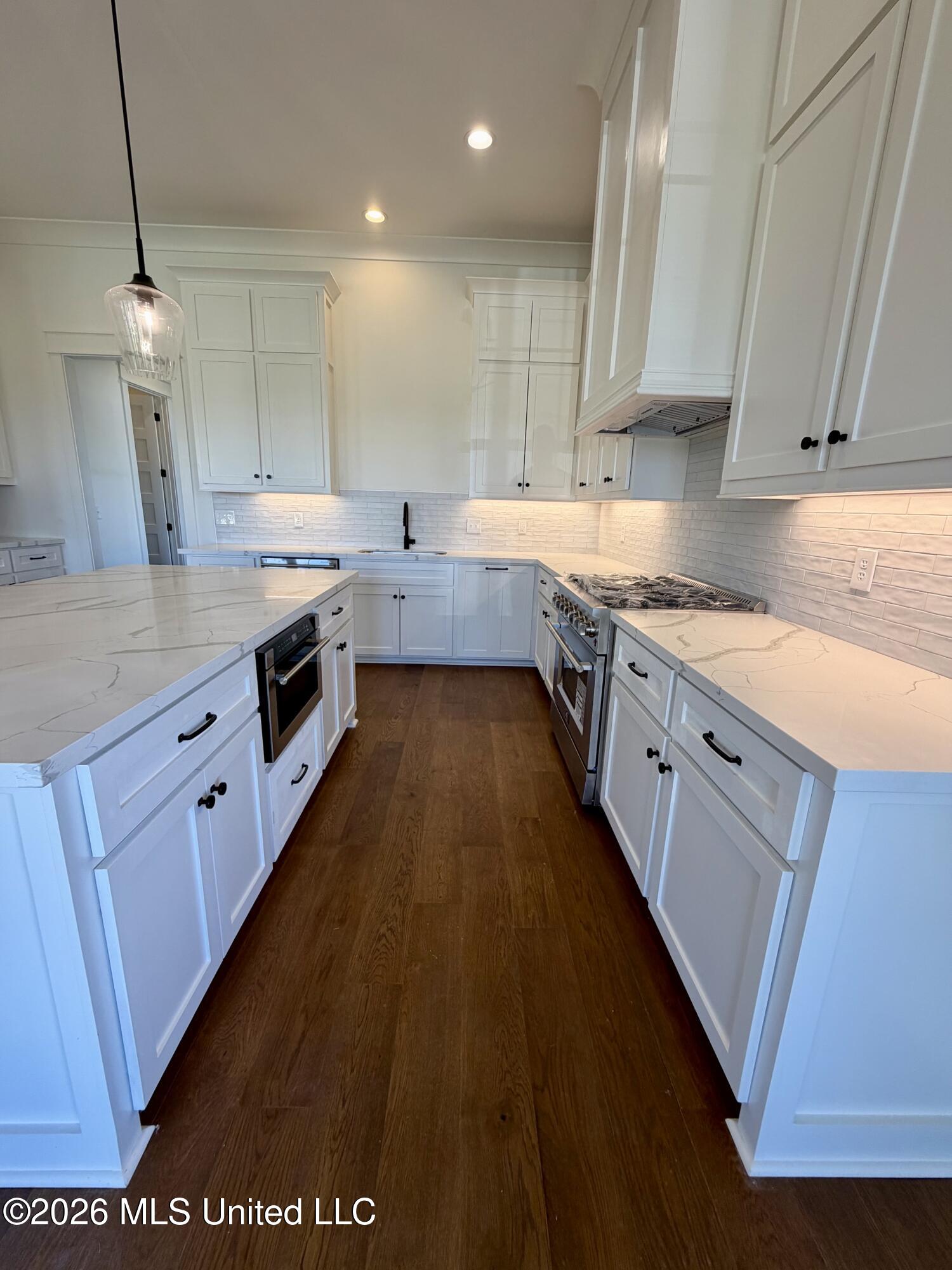 1013 Crepe Myrtle Drive Property Photo 12