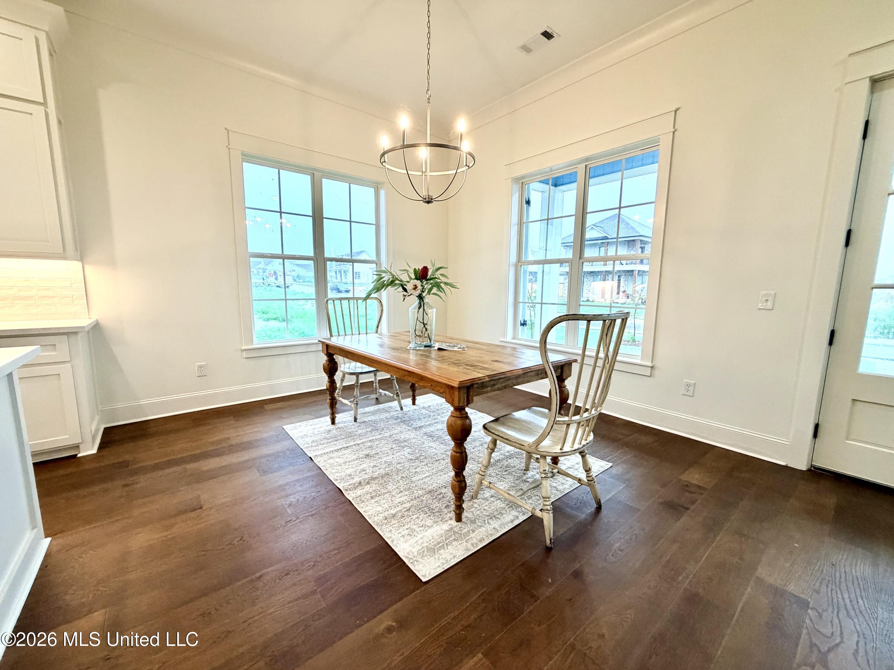 1013 Crepe Myrtle Drive Property Photo 12