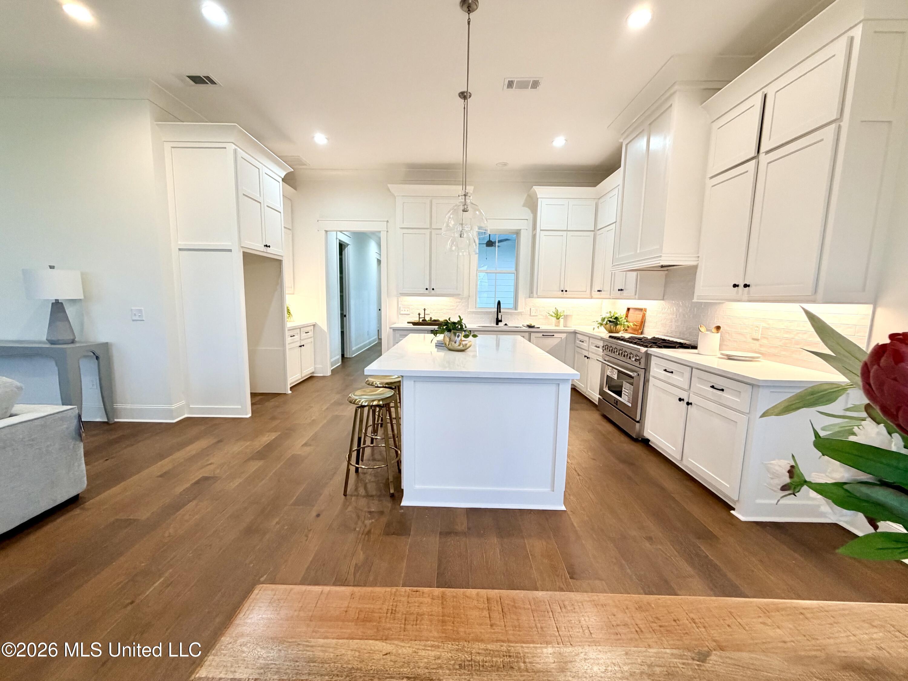 1013 Crepe Myrtle Drive Property Photo 13