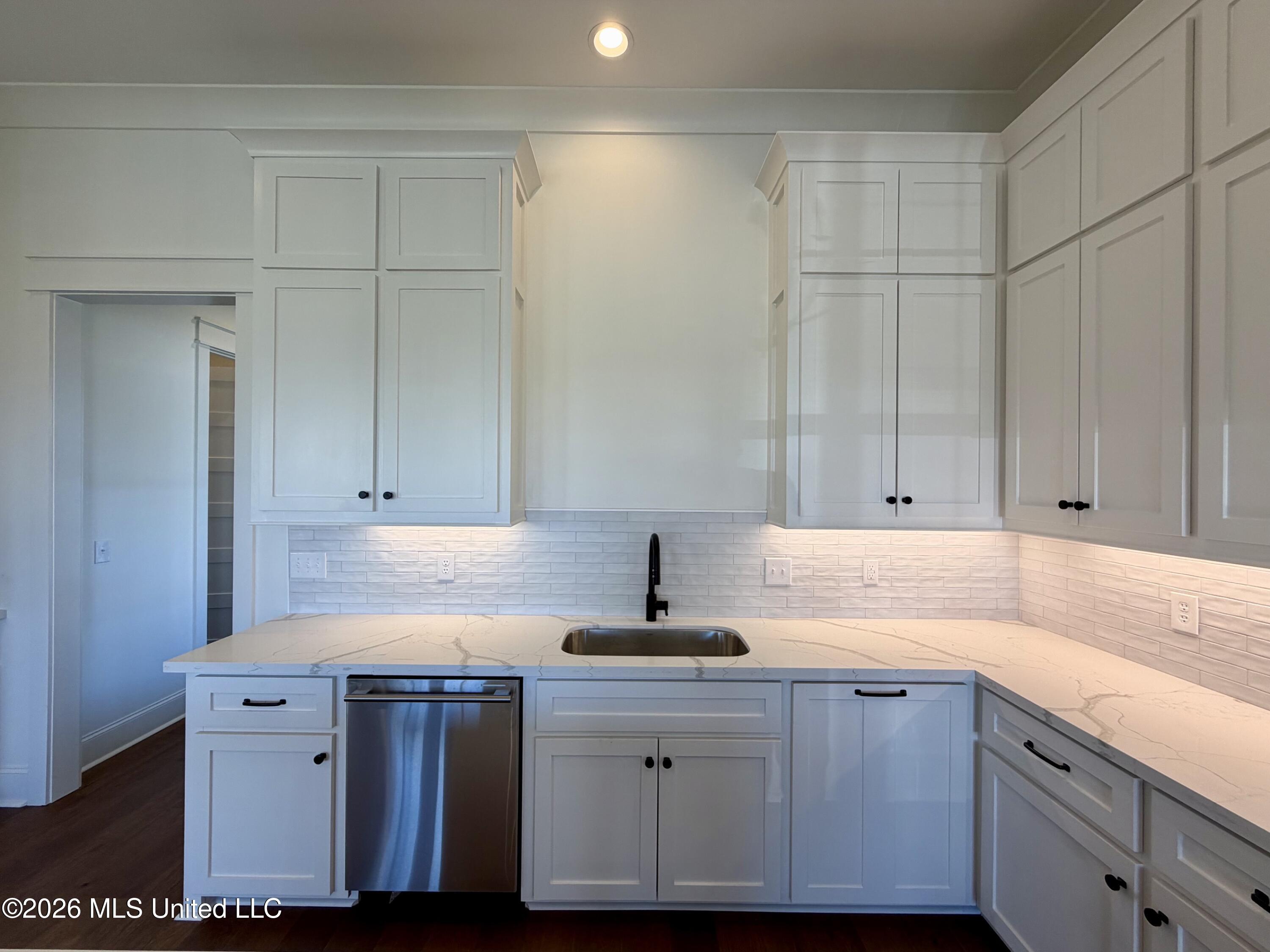 1013 Crepe Myrtle Drive Property Photo 15