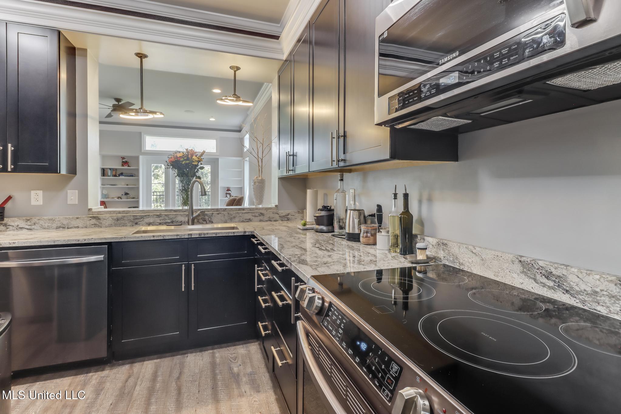 1100 W Beach Boulevard Property Photo 2