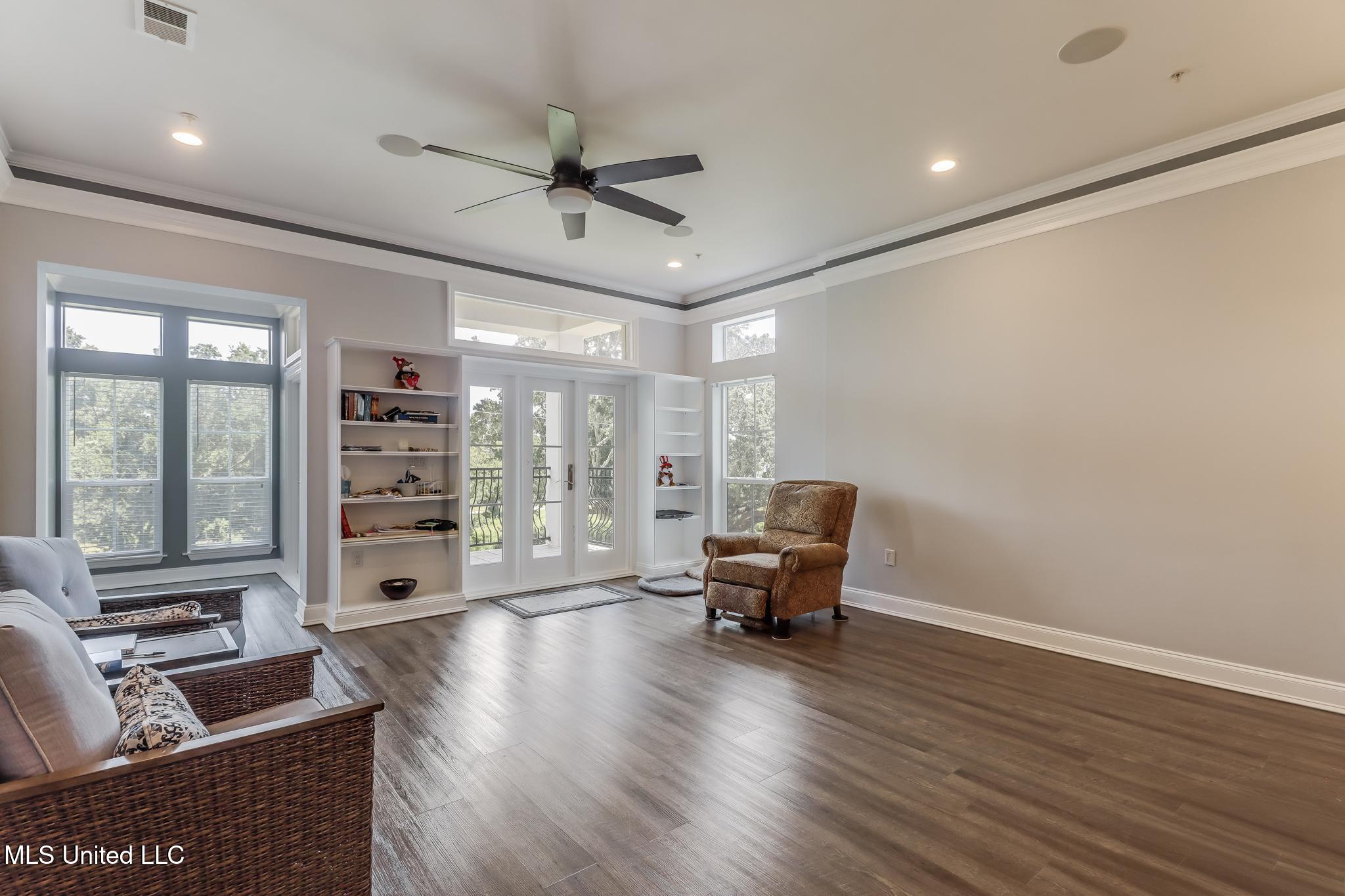 1100 W Beach Boulevard Property Photo 13