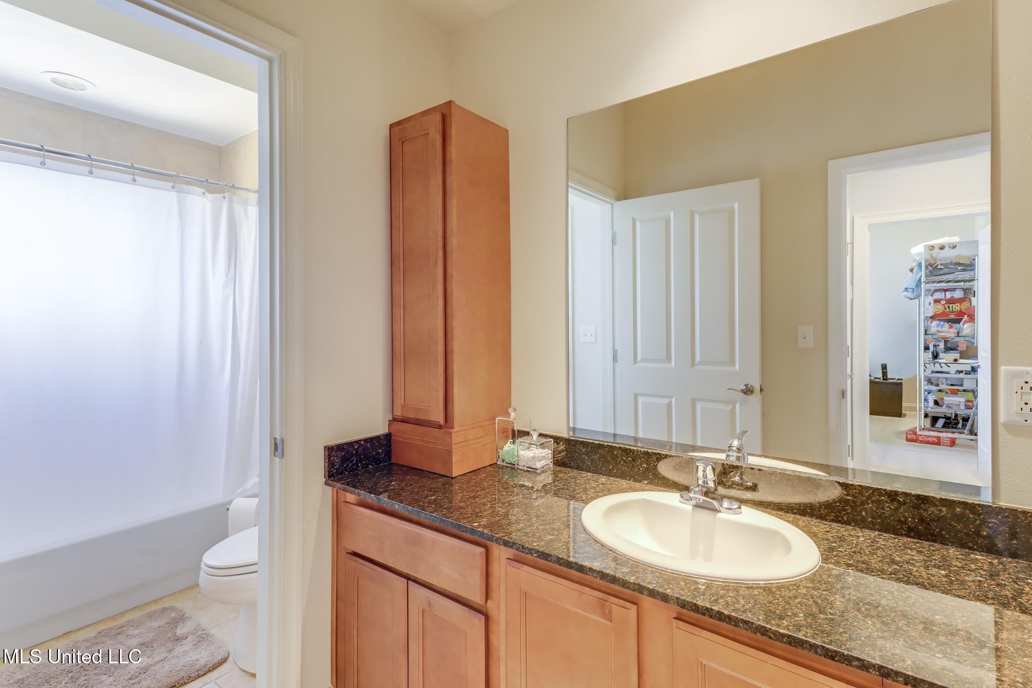 1100 W Beach Boulevard Property Photo 16