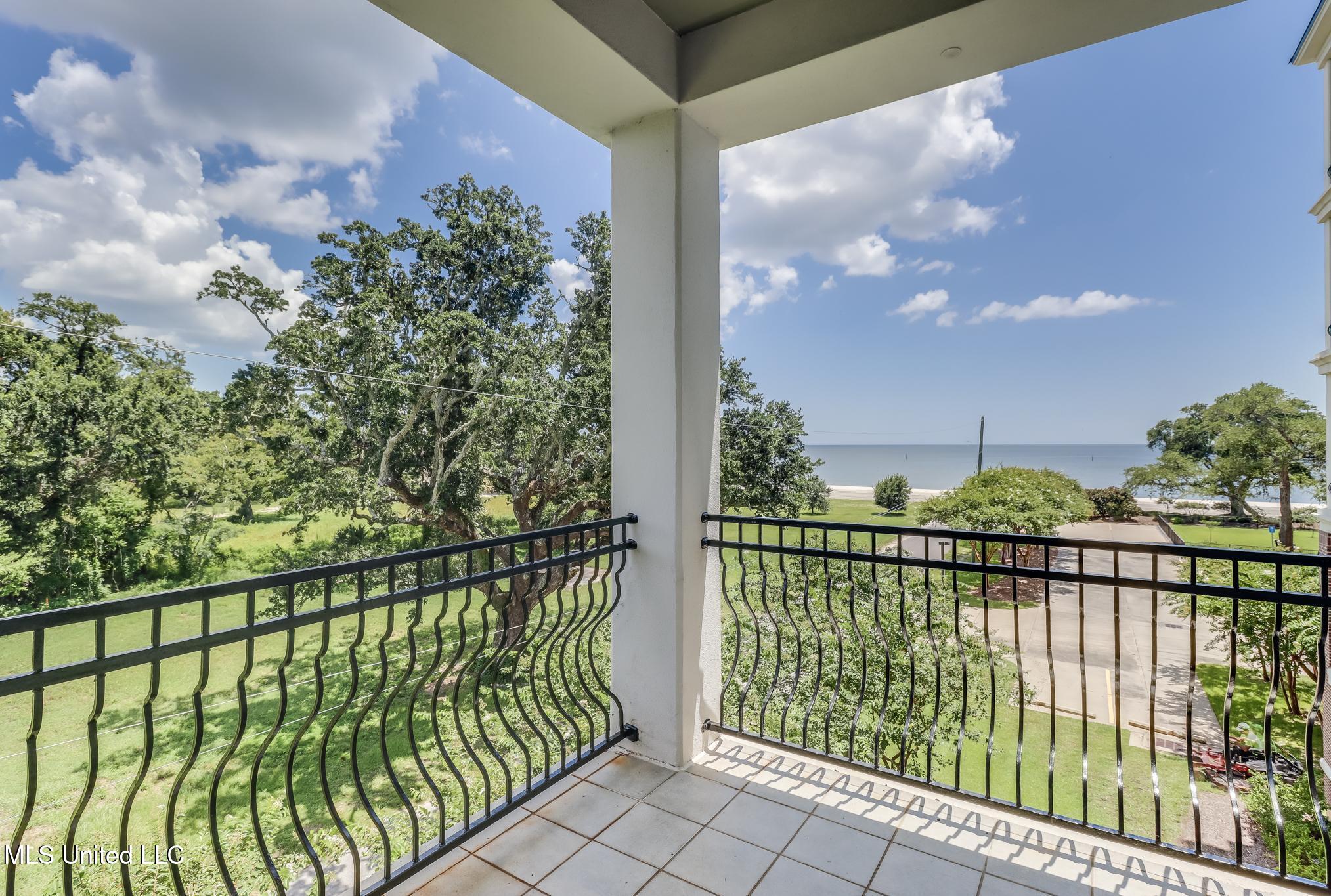 1100 W Beach Boulevard Property Photo 18