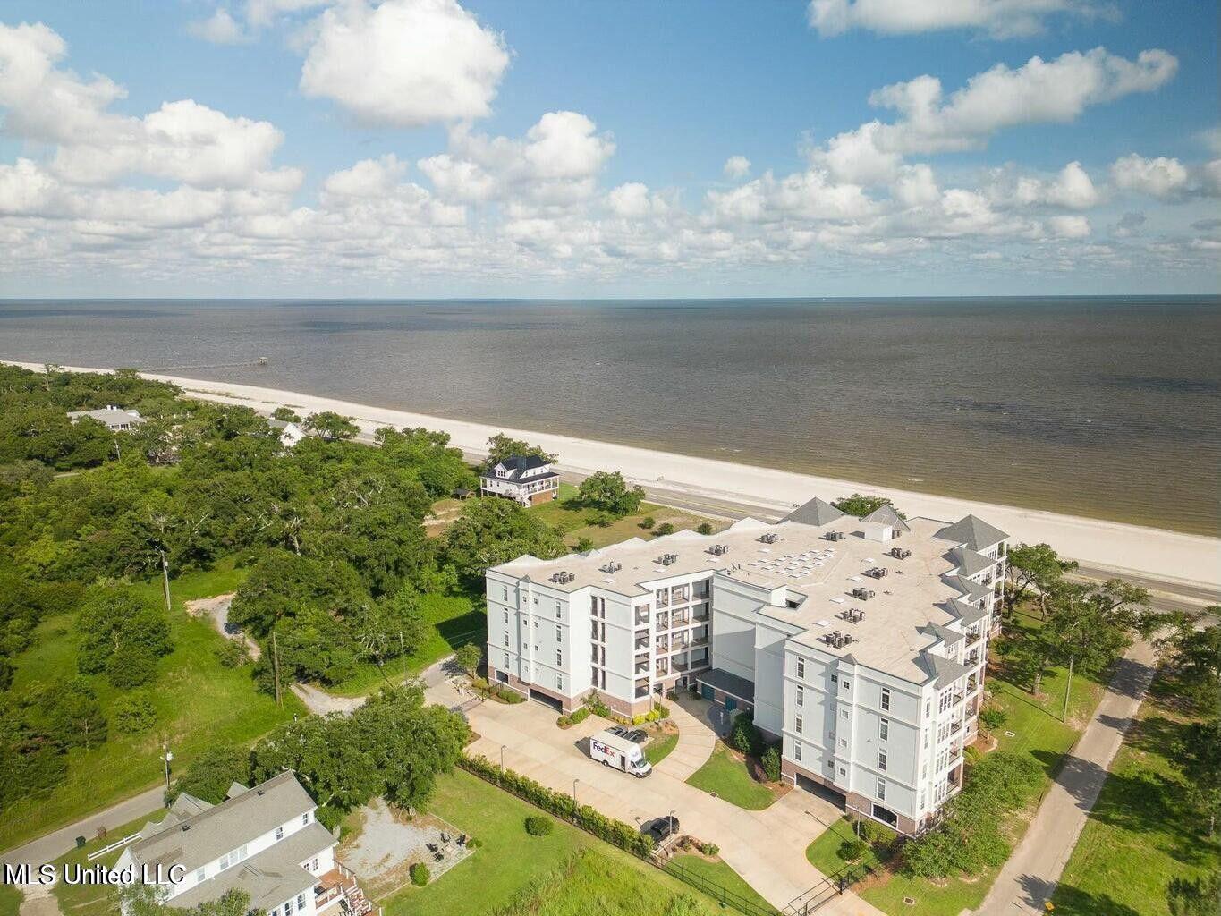 1100 W Beach Boulevard Property Photo 21