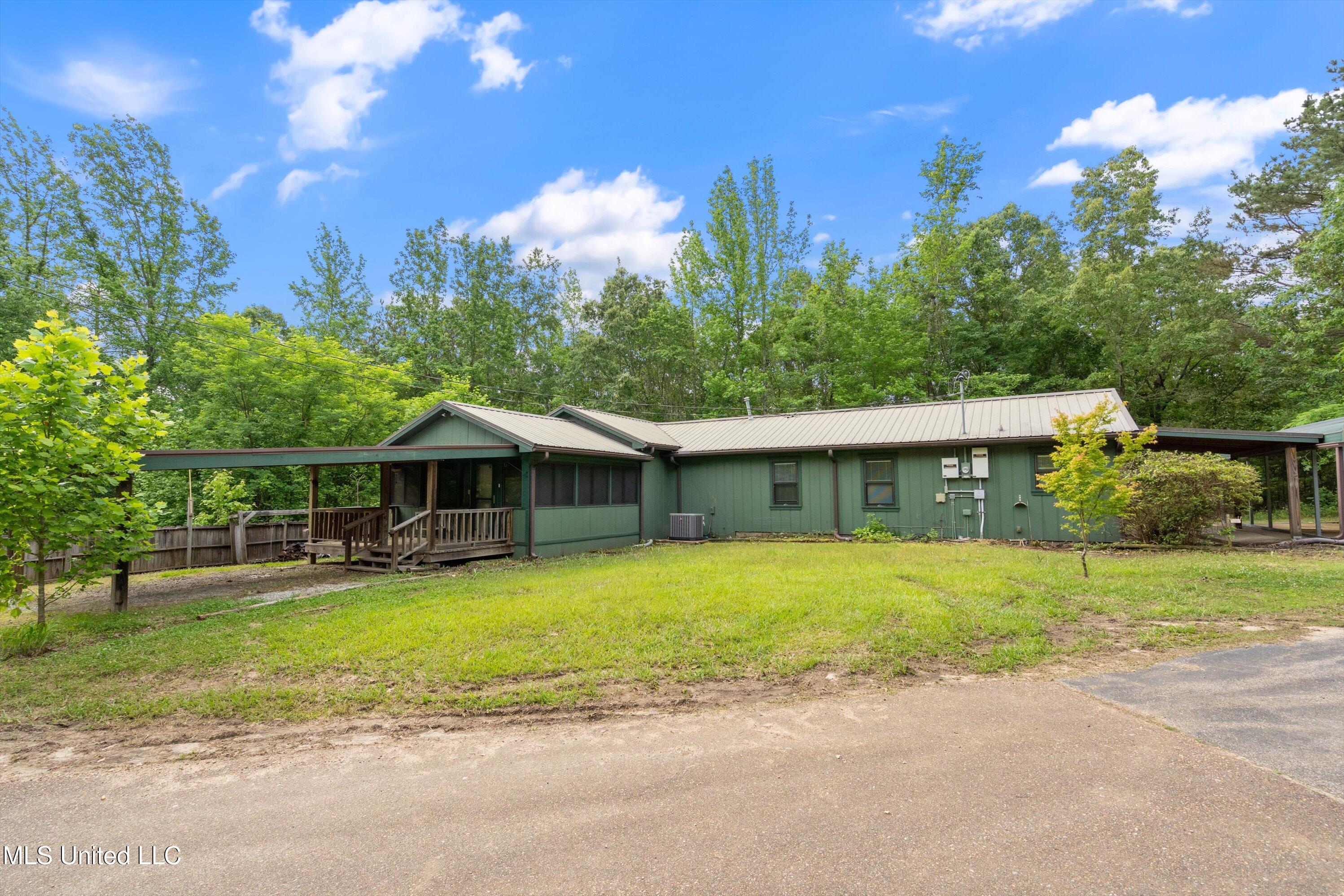135 Red Bird Cove Property Photo 1