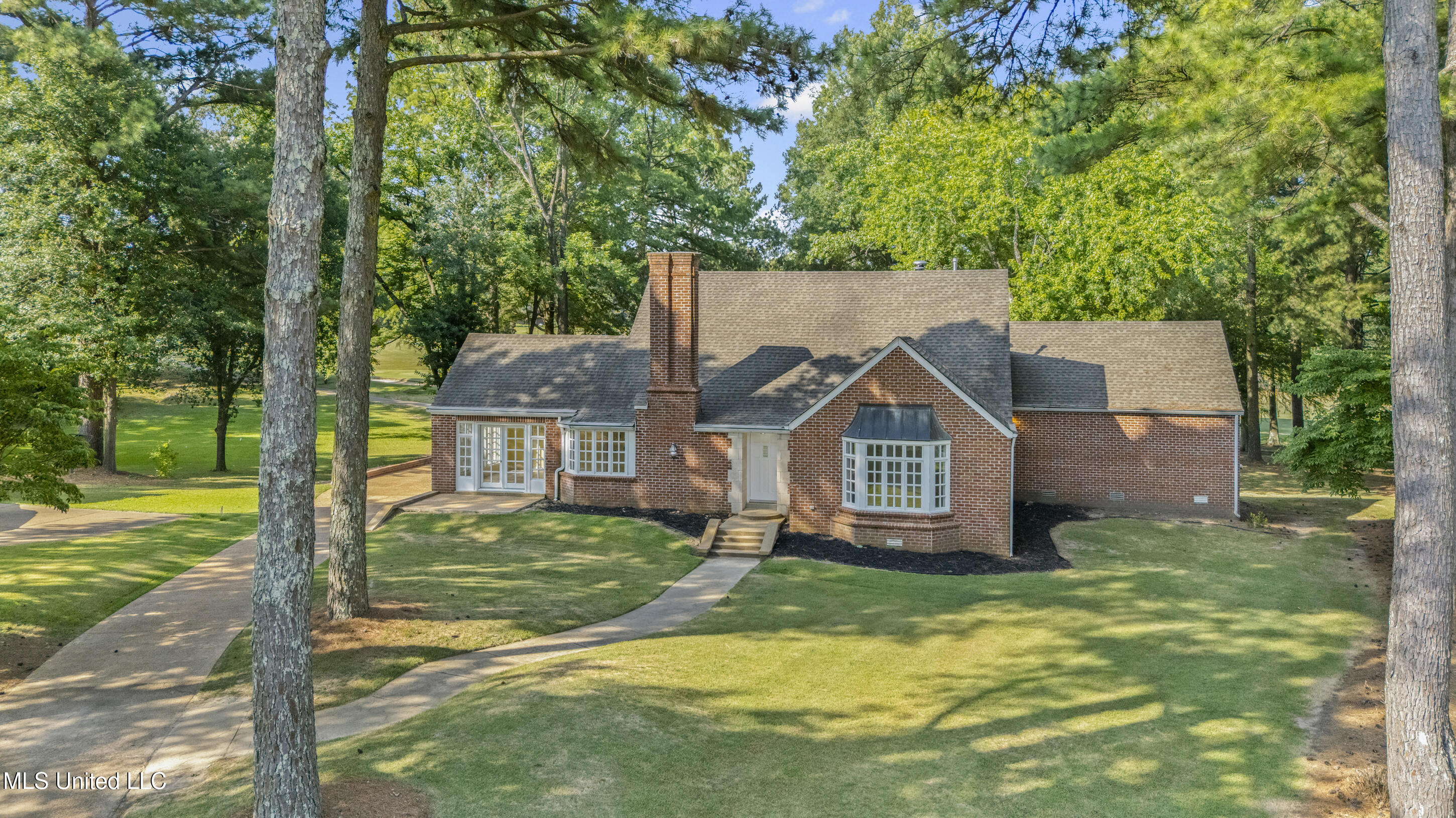 521 Gwen Road Property Photo 1
