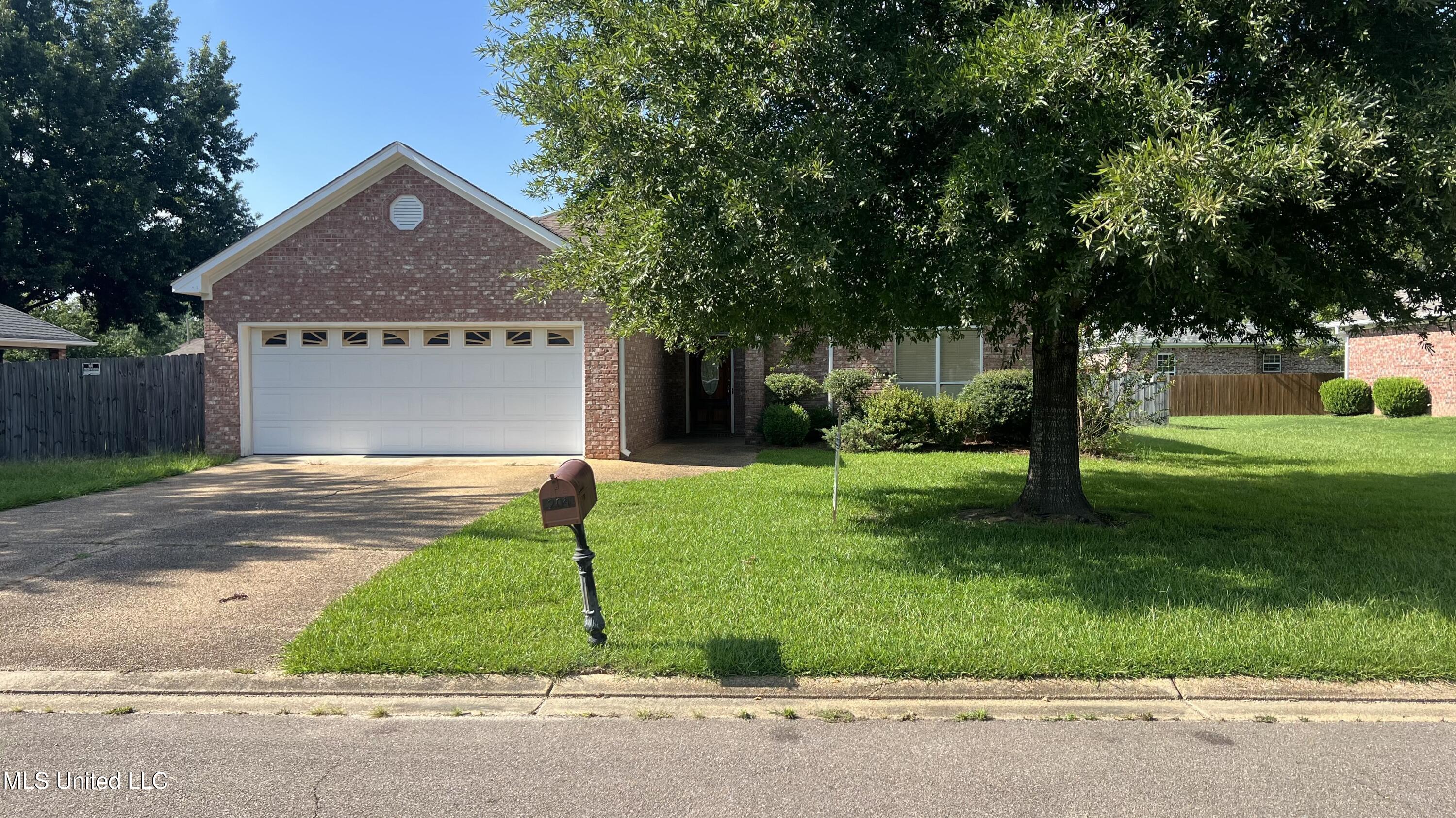 204 Prewitt Circle Property Photo 1