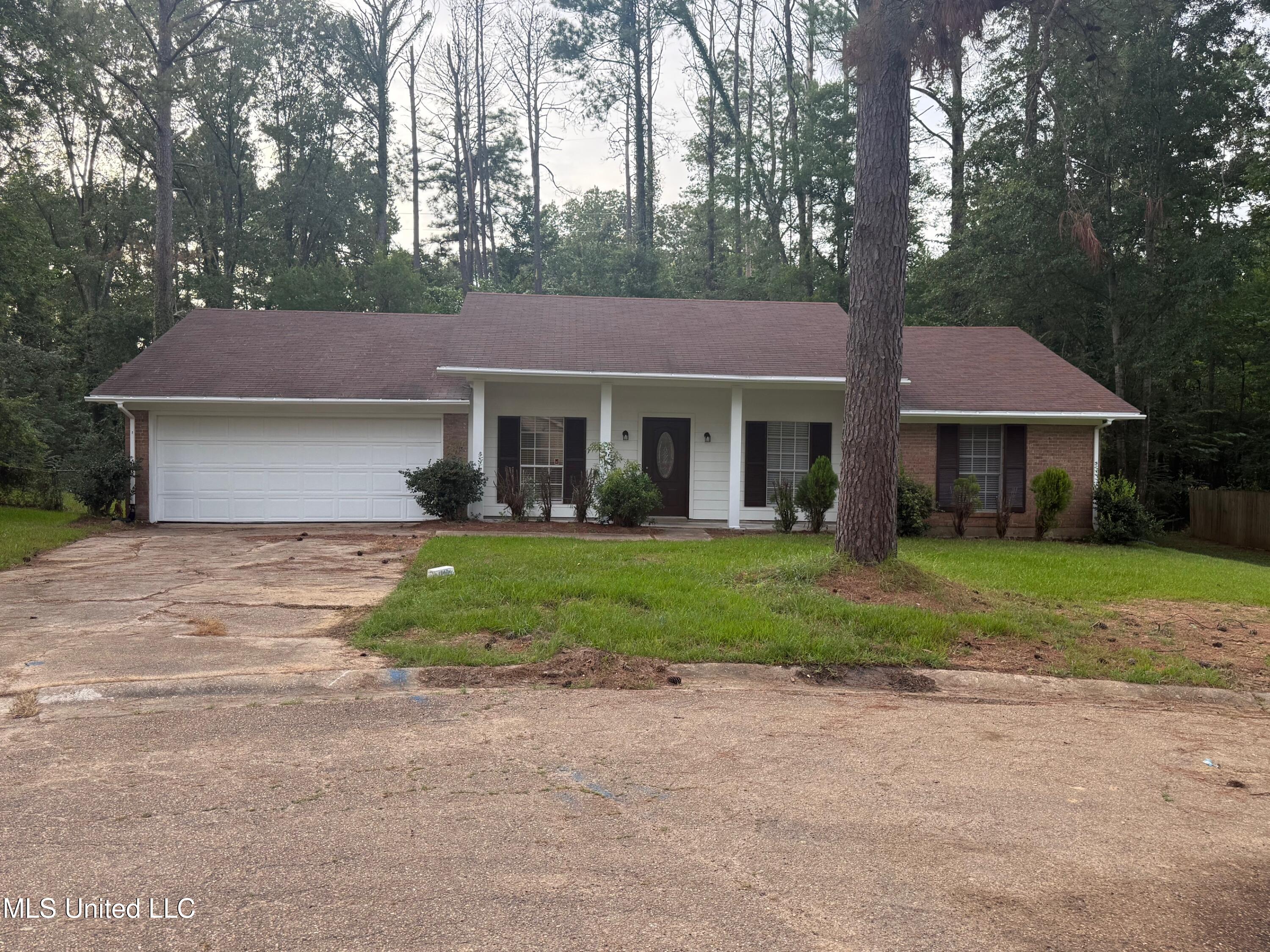 111 Friars Cove Property Photo 1