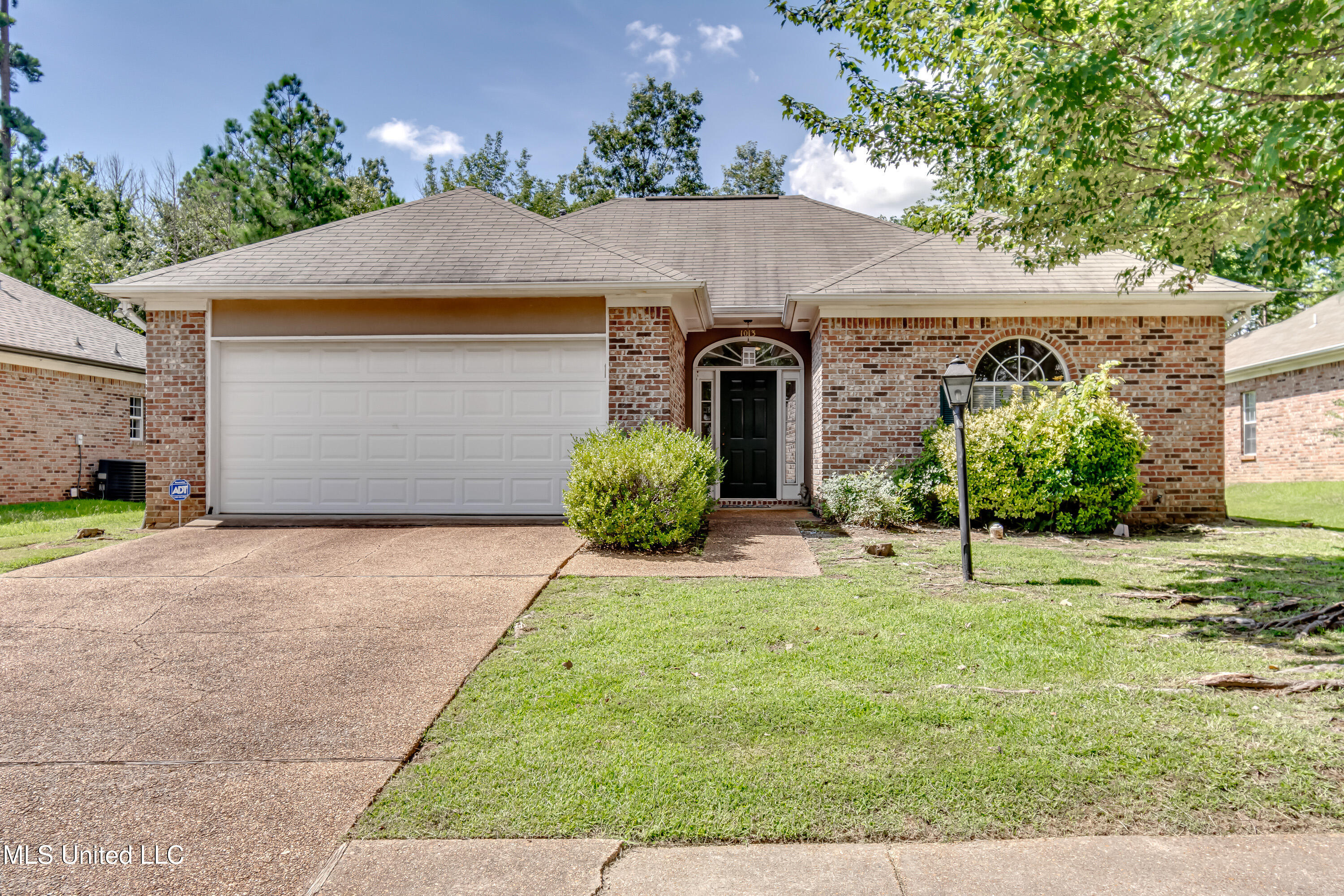 1013 Camdenmill Drive Property Photo 1