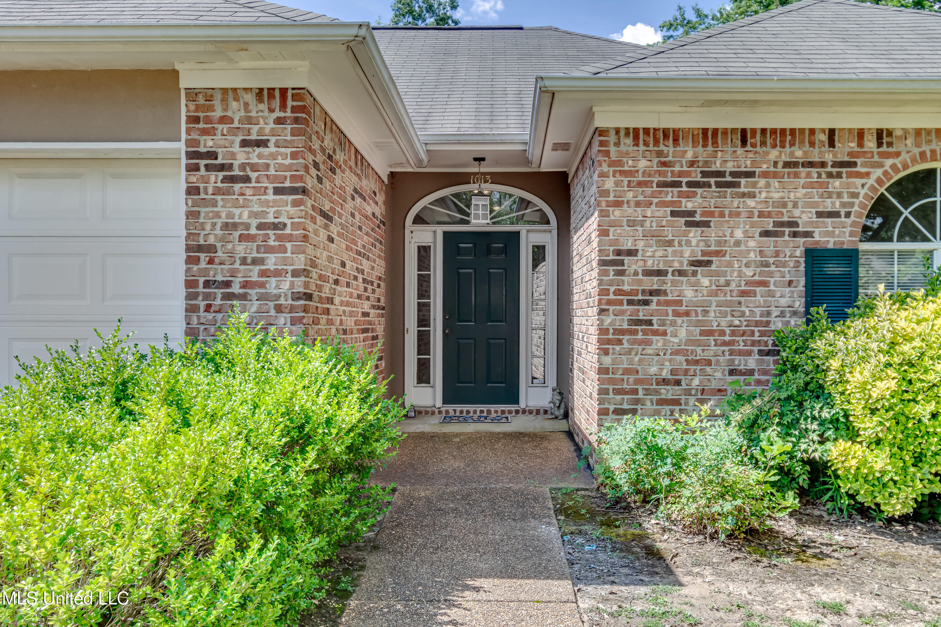 1013 Camdenmill Drive Property Photo 4