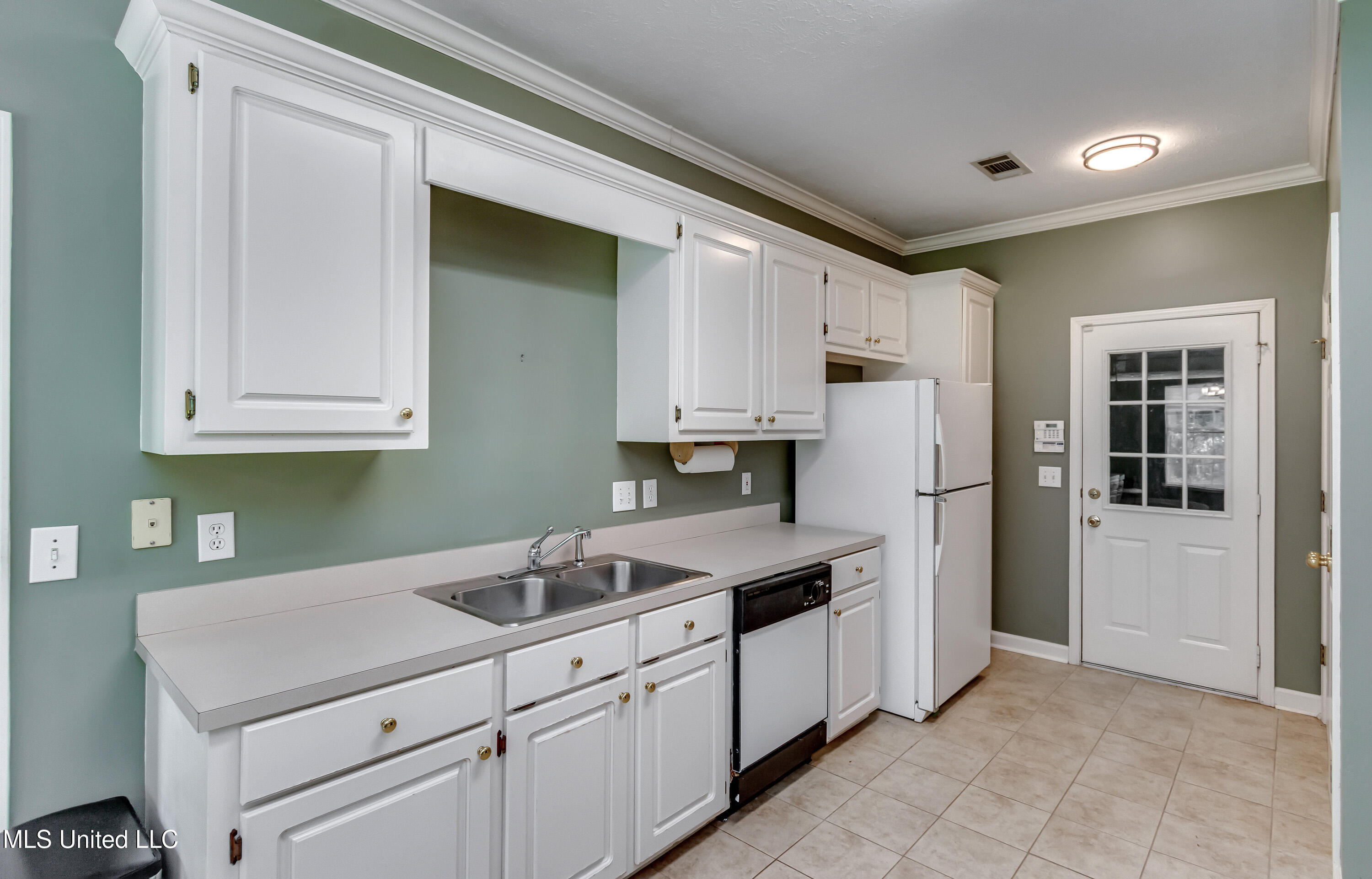 1013 Camdenmill Drive Property Photo 12