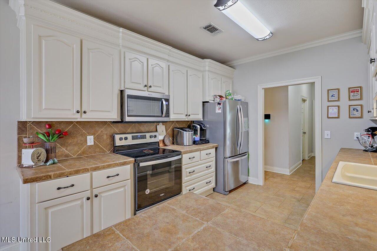 318 Towne Street Property Photo 9