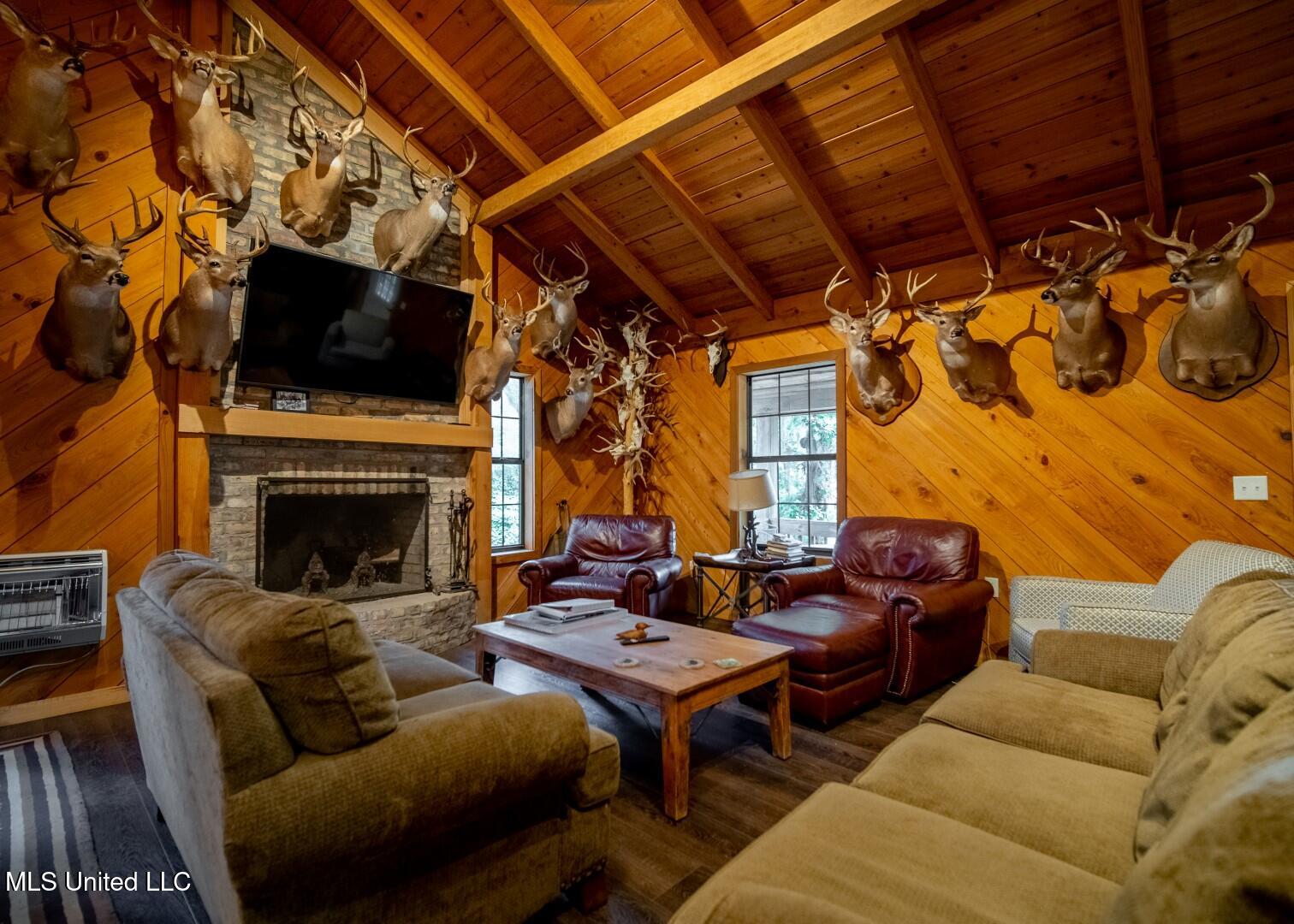 1267 Way Road Property Photo 9