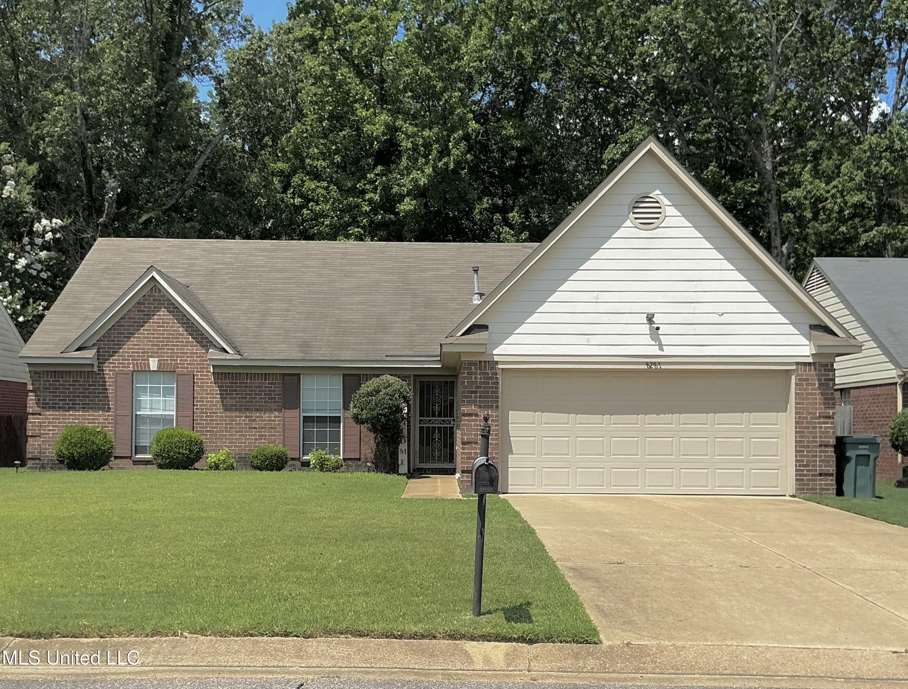 8287 Grayce Drive Property Photo 1
