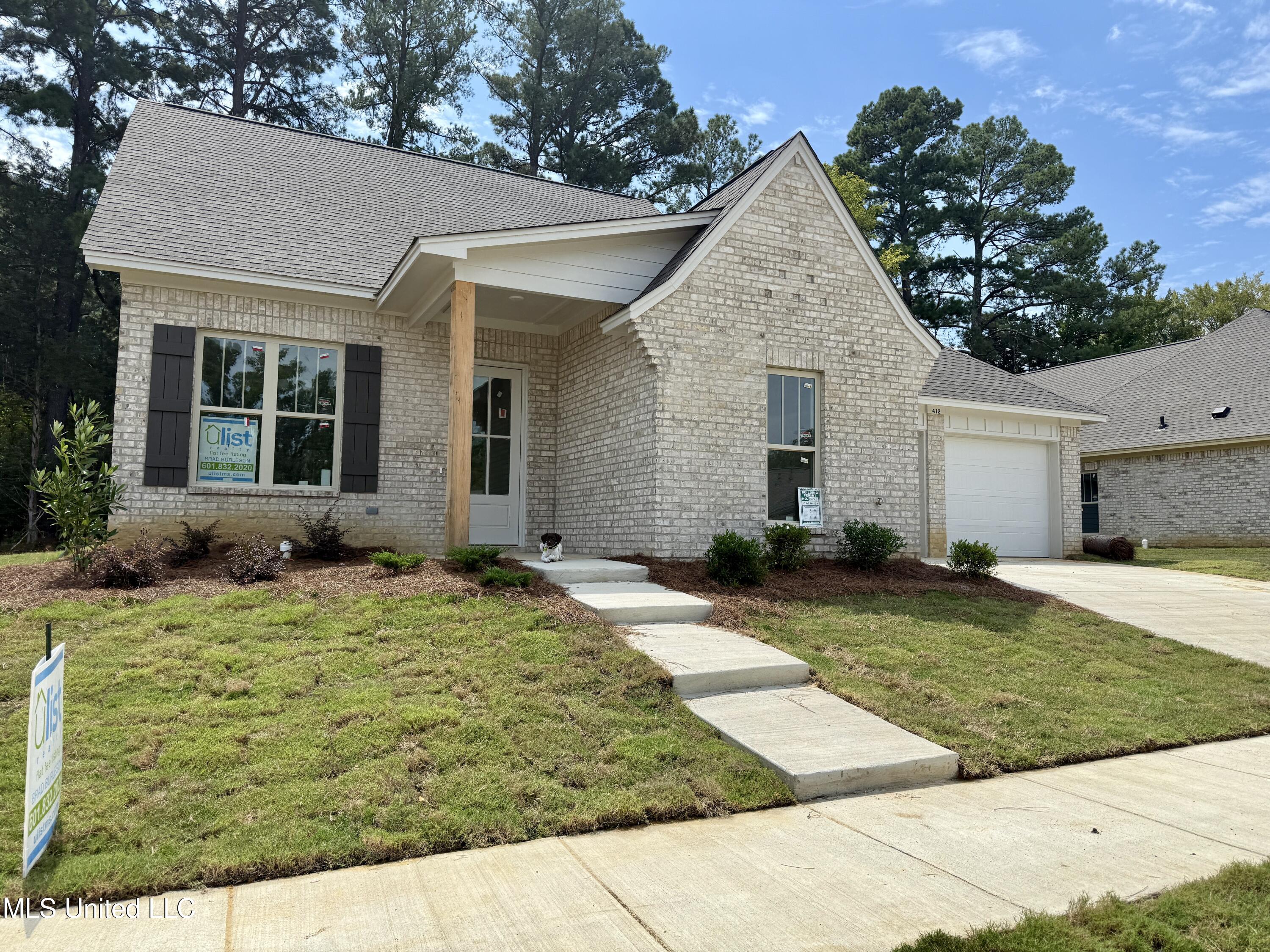 412 Hyde Park Cove Property Photo 1