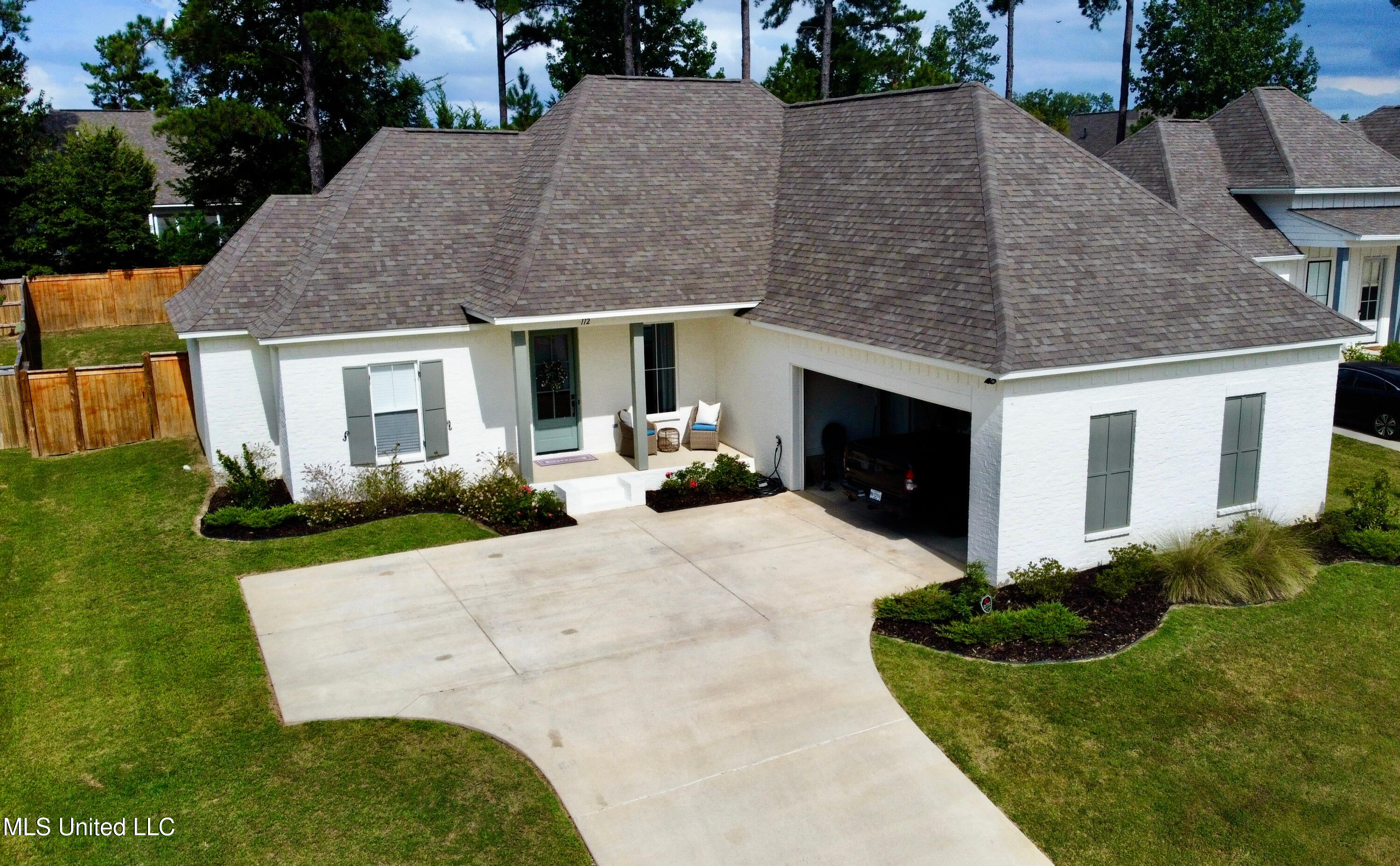 112 Seymour Drive Property Photo 1