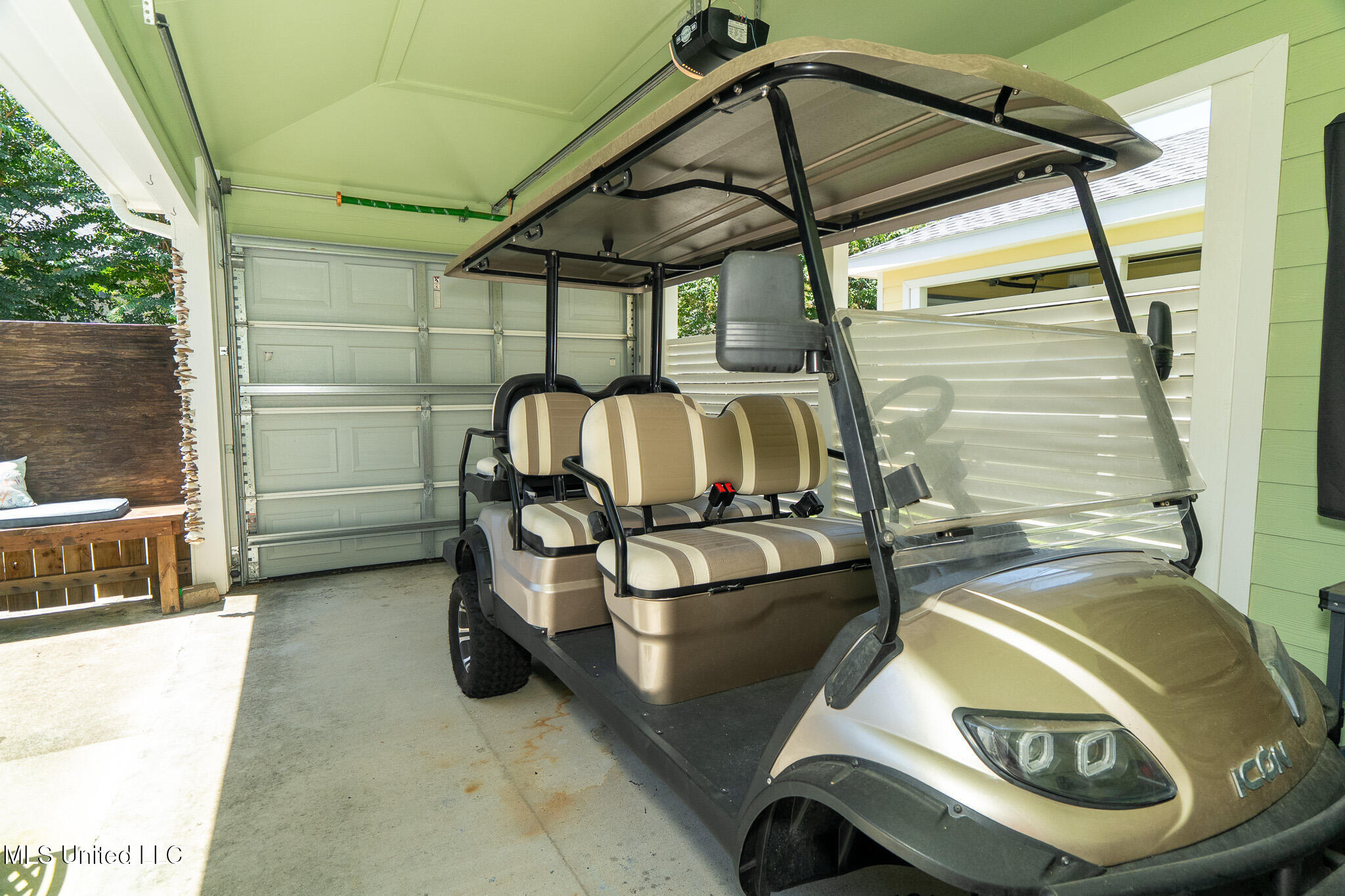 216 Carre Court Property Photo 3