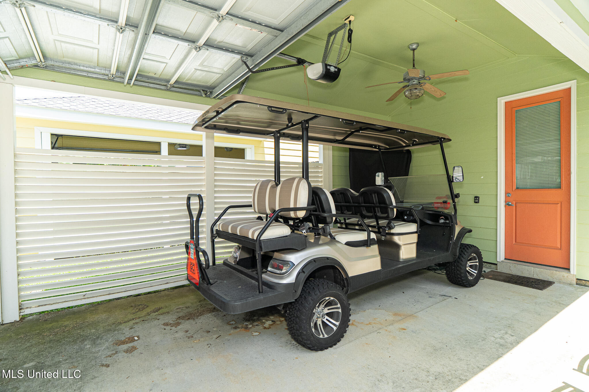 216 Carre Court Property Photo 4