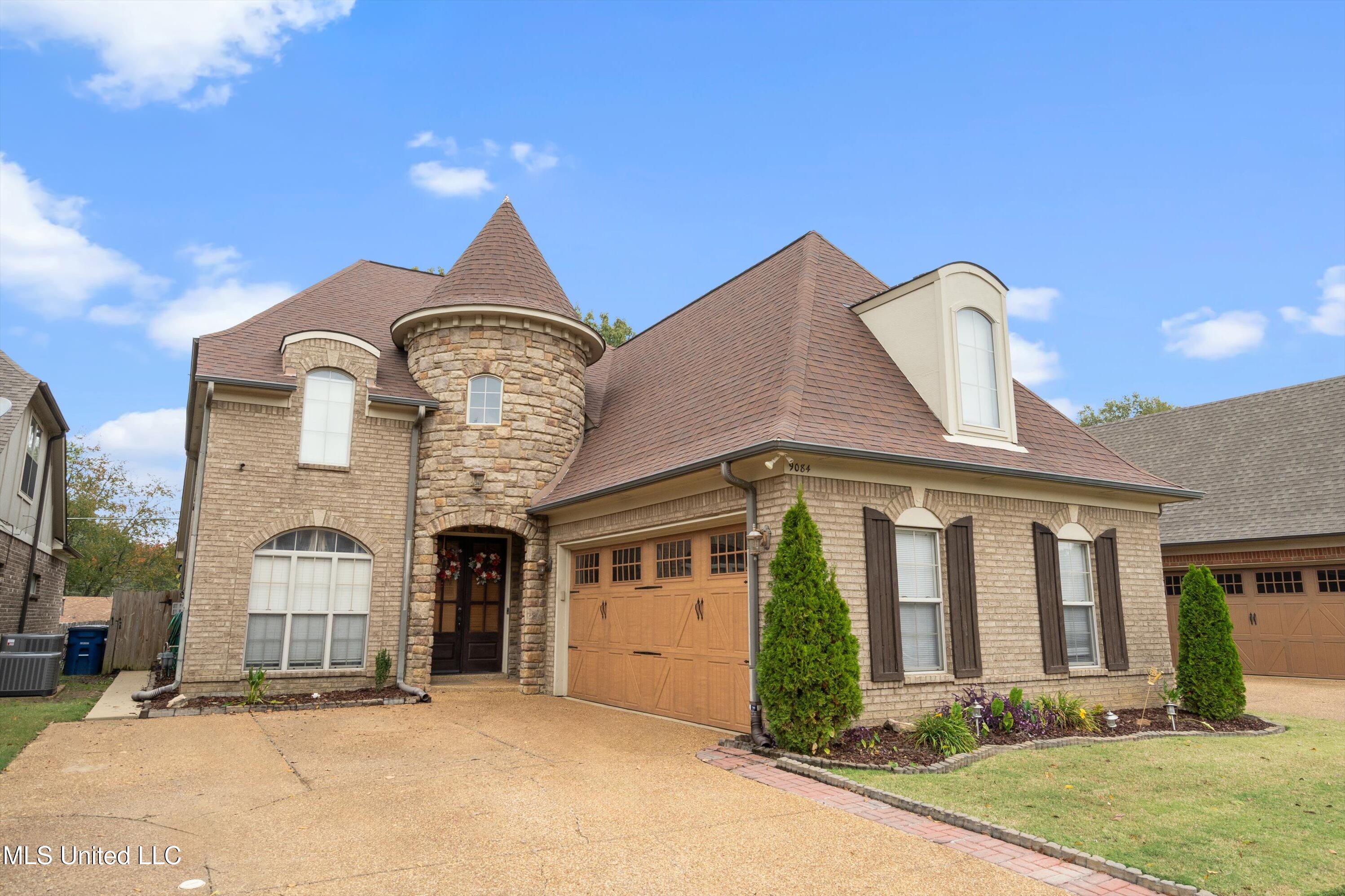 9084 Belle Maison Boulevard Property Photo 1