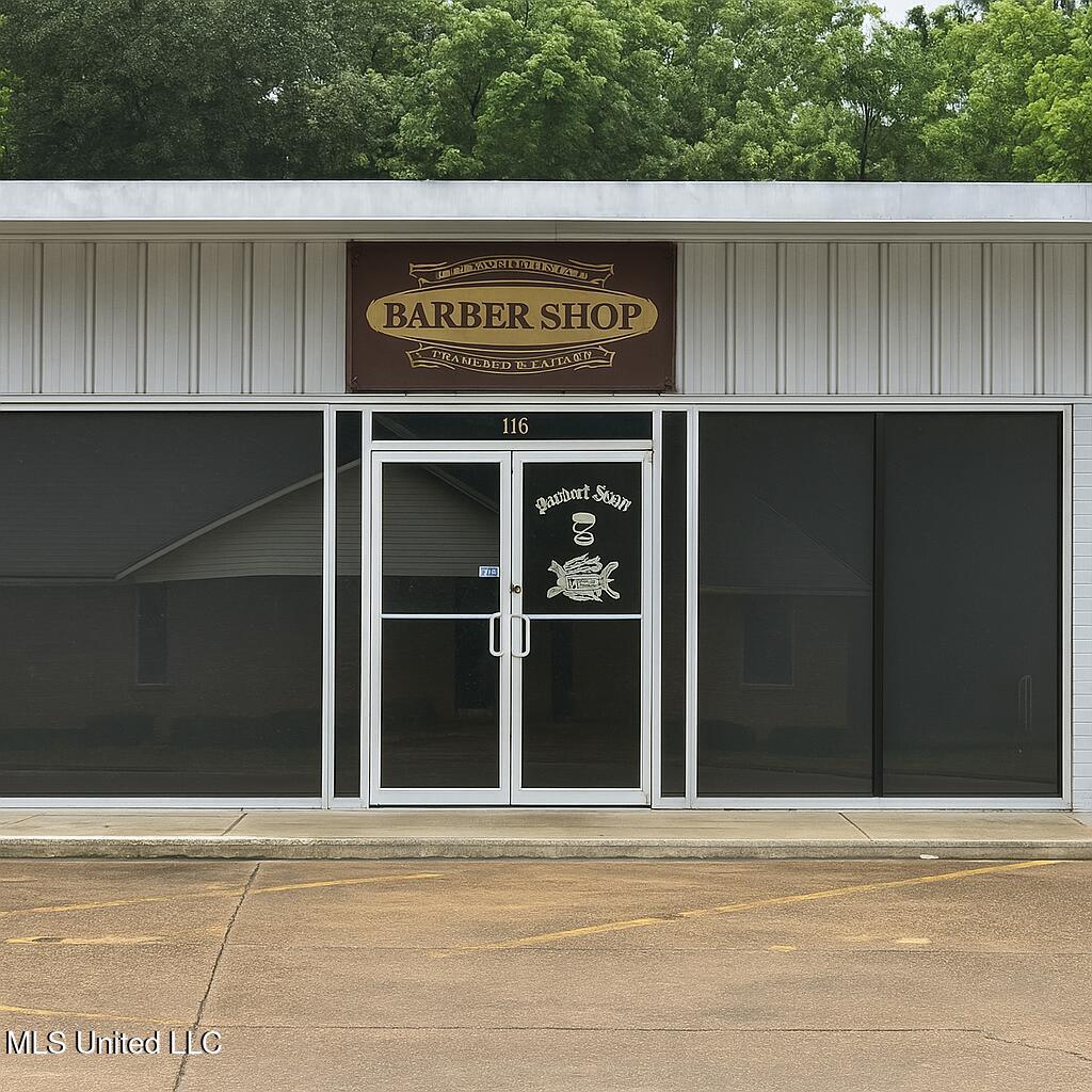116 N Robinson Property Photo 2