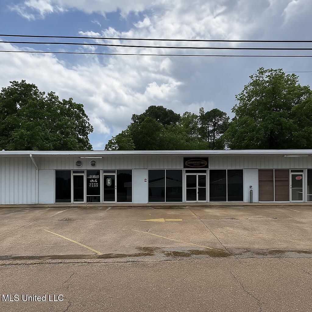 116 N Robinson Property Photo 4