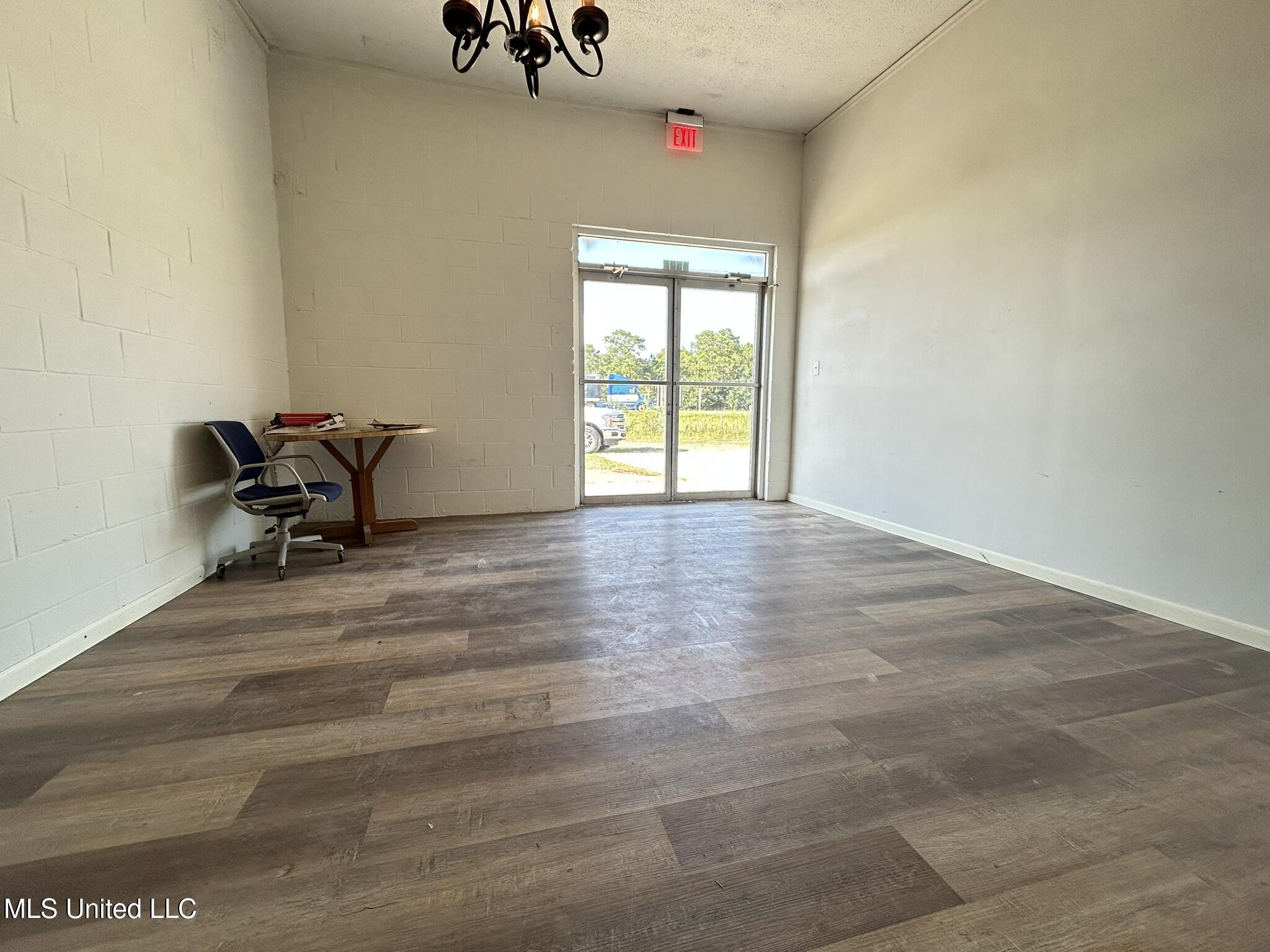 6500 Baker Road Property Photo 6