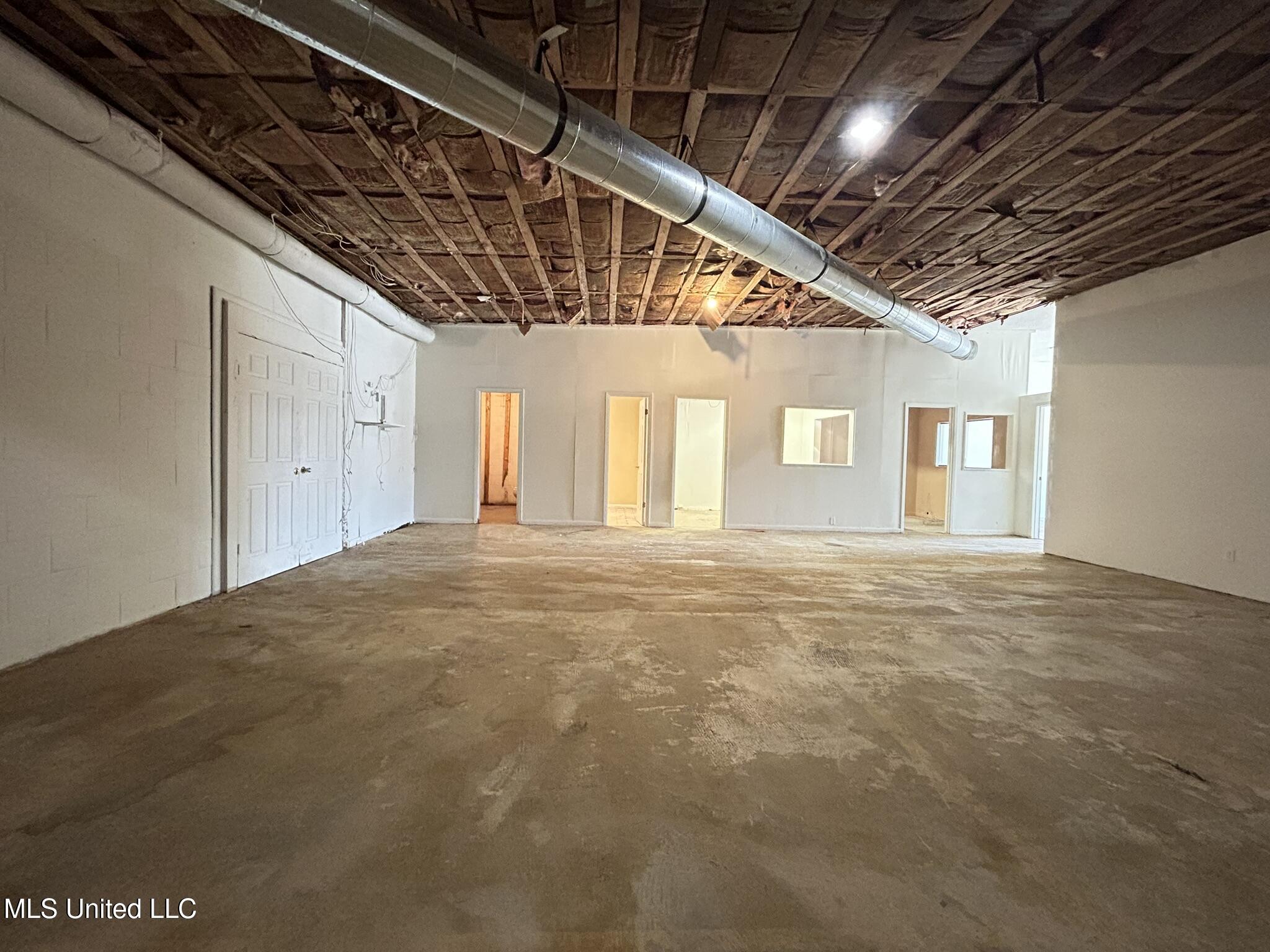 6500 Baker Road Property Photo 14