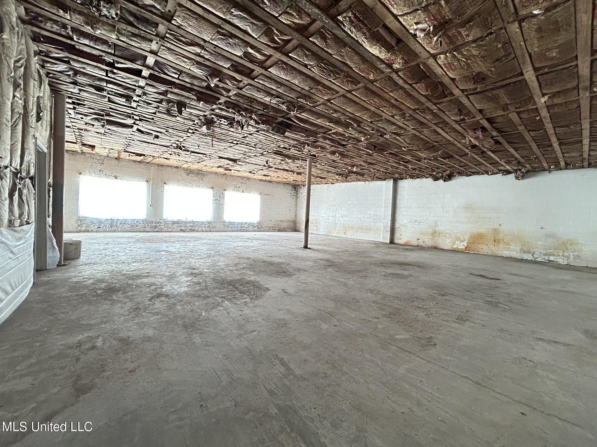 6500 Baker Road Property Photo 16